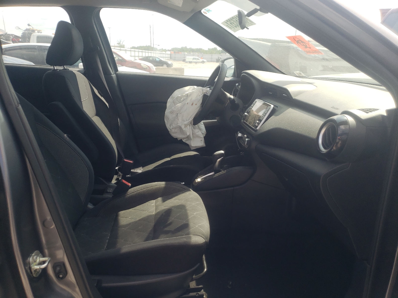 Photo 5 from auction – 2019 NISSAN KICKS S with VIN 3N1CP5CU5KL532809