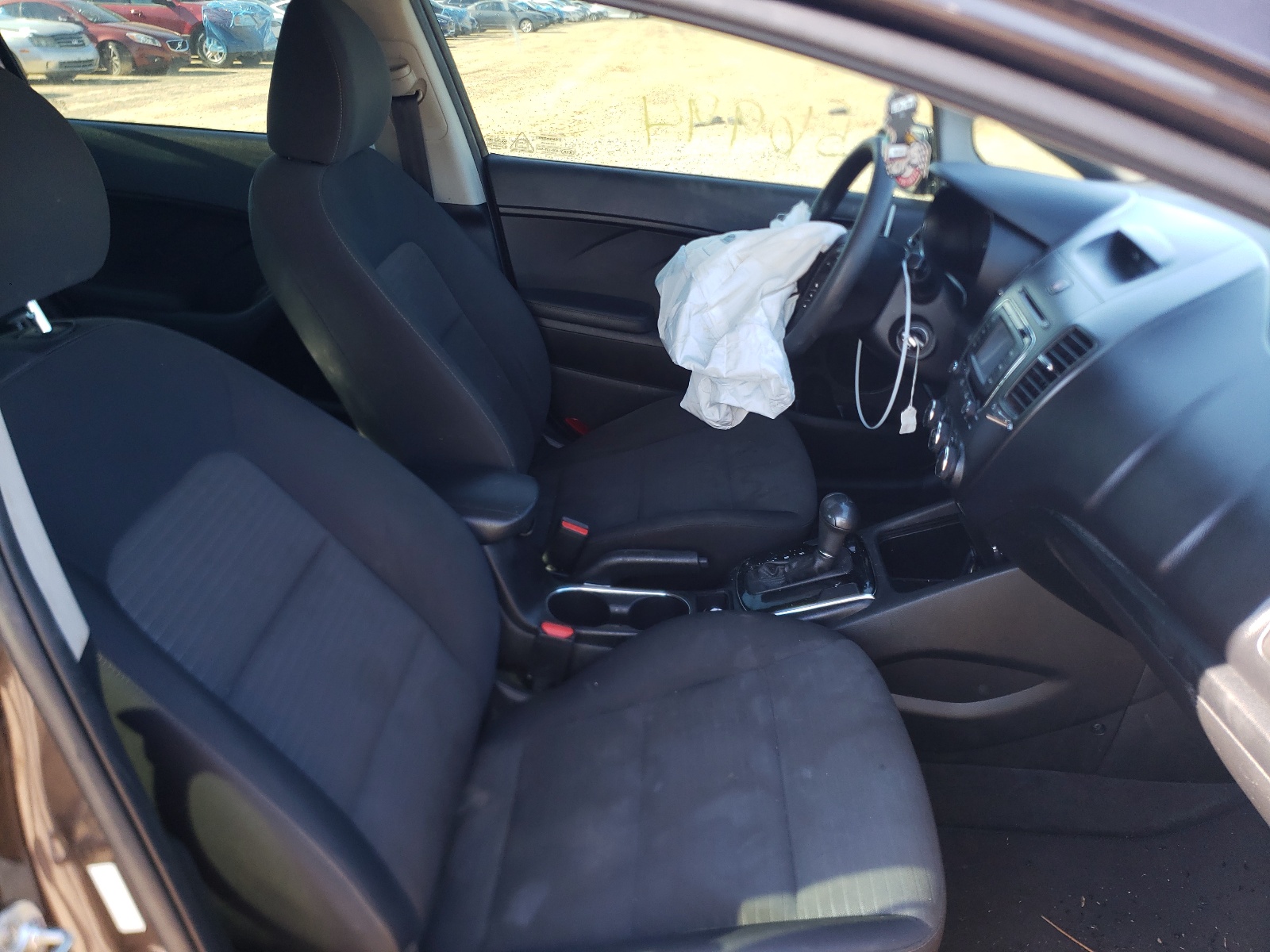 Photo 5 from auction – 2017 KIA FORTE LX with VIN 3KPFL4A77HE138156