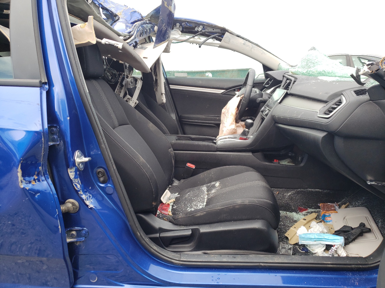 Photo 5 from auction – 2018 HONDA CIVIC EX with VIN 19XFC1E30JE004066