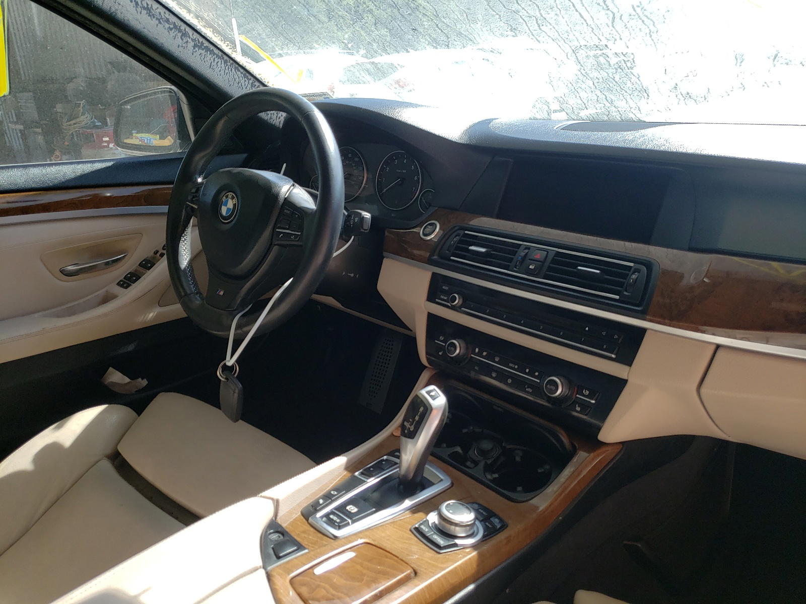 Photo 9 from auction – 2011 BMW 528 I with VIN WBAFR1C58BC743355