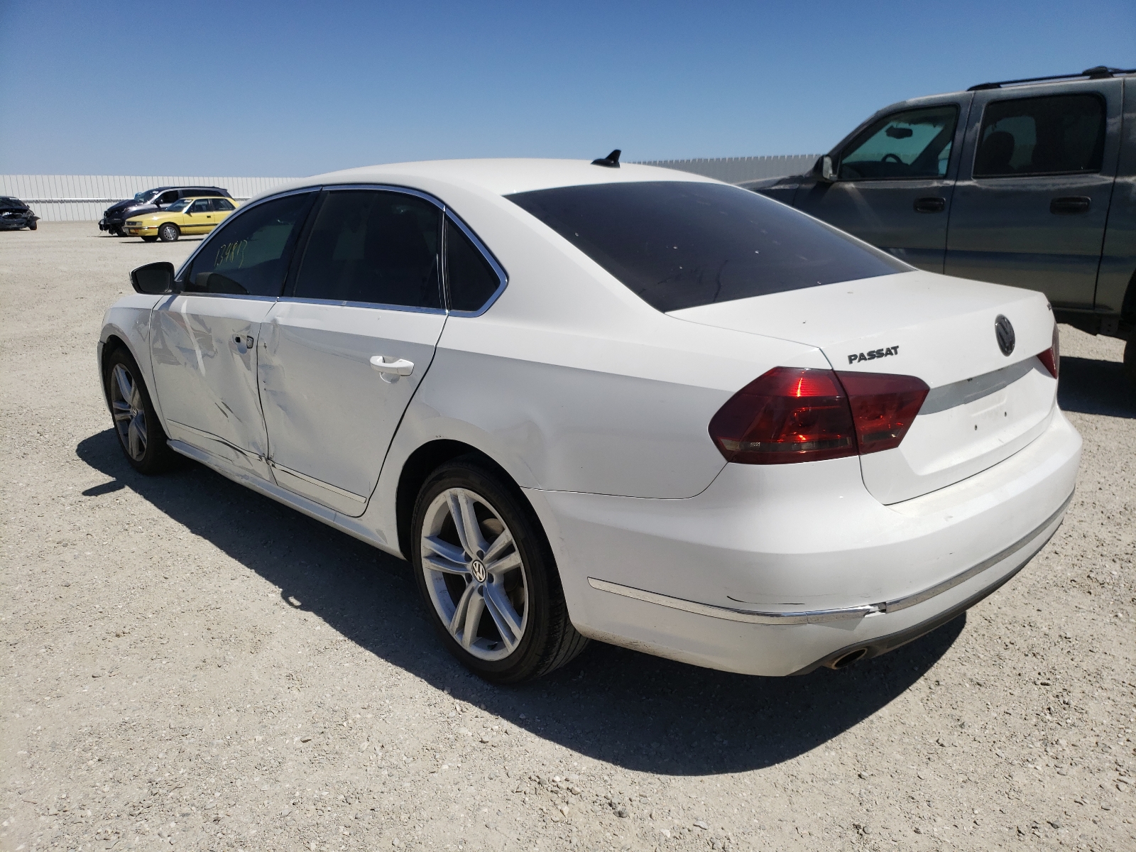 Photo 3 from auction – 2014 VOLKSWAGEN PASSAT SEL with VIN 1VWCN7A37EC091996