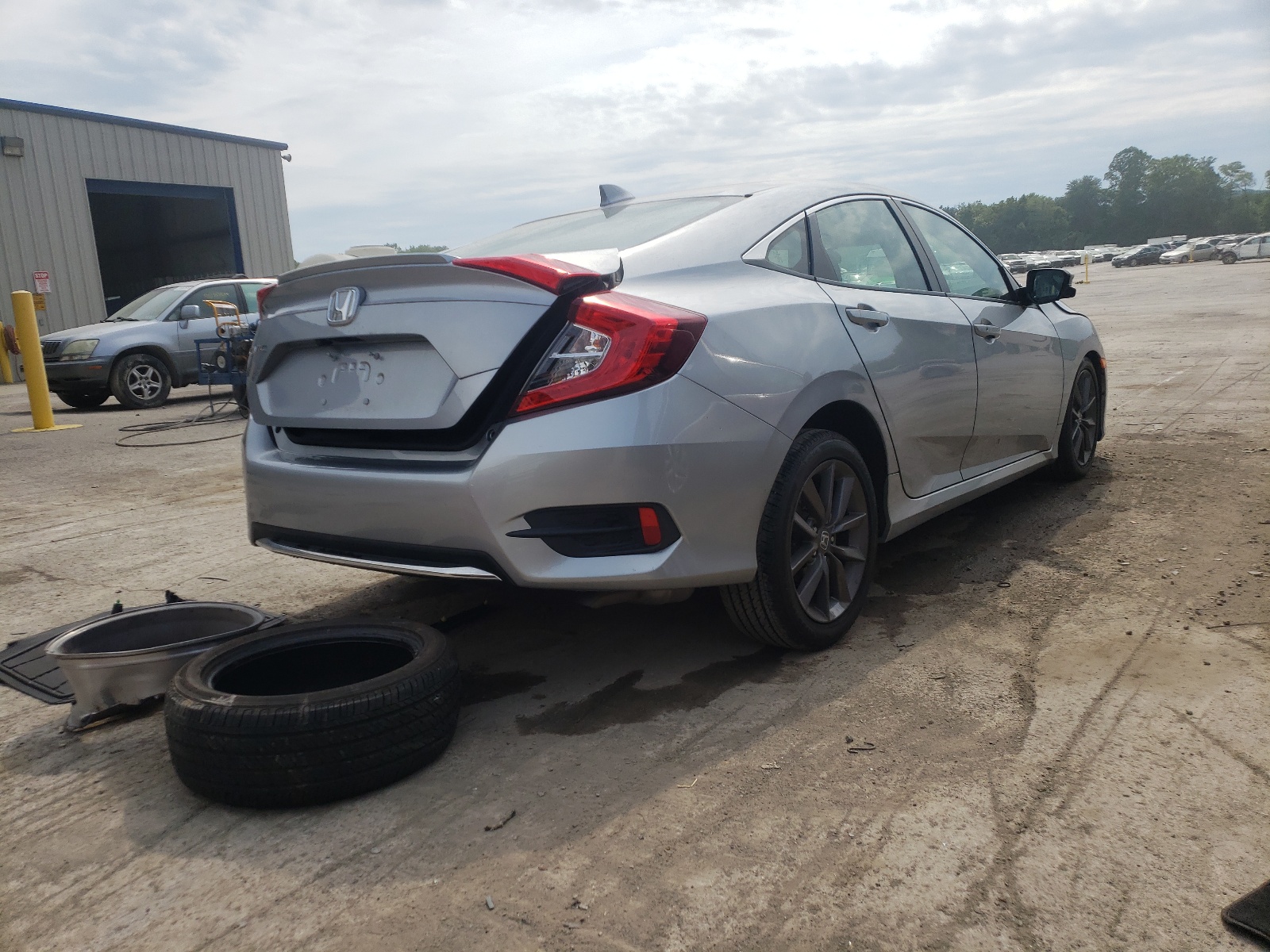 Photo 4 from auction – 2020 HONDA CIVIC EX with VIN 19XFC1F37LE008407