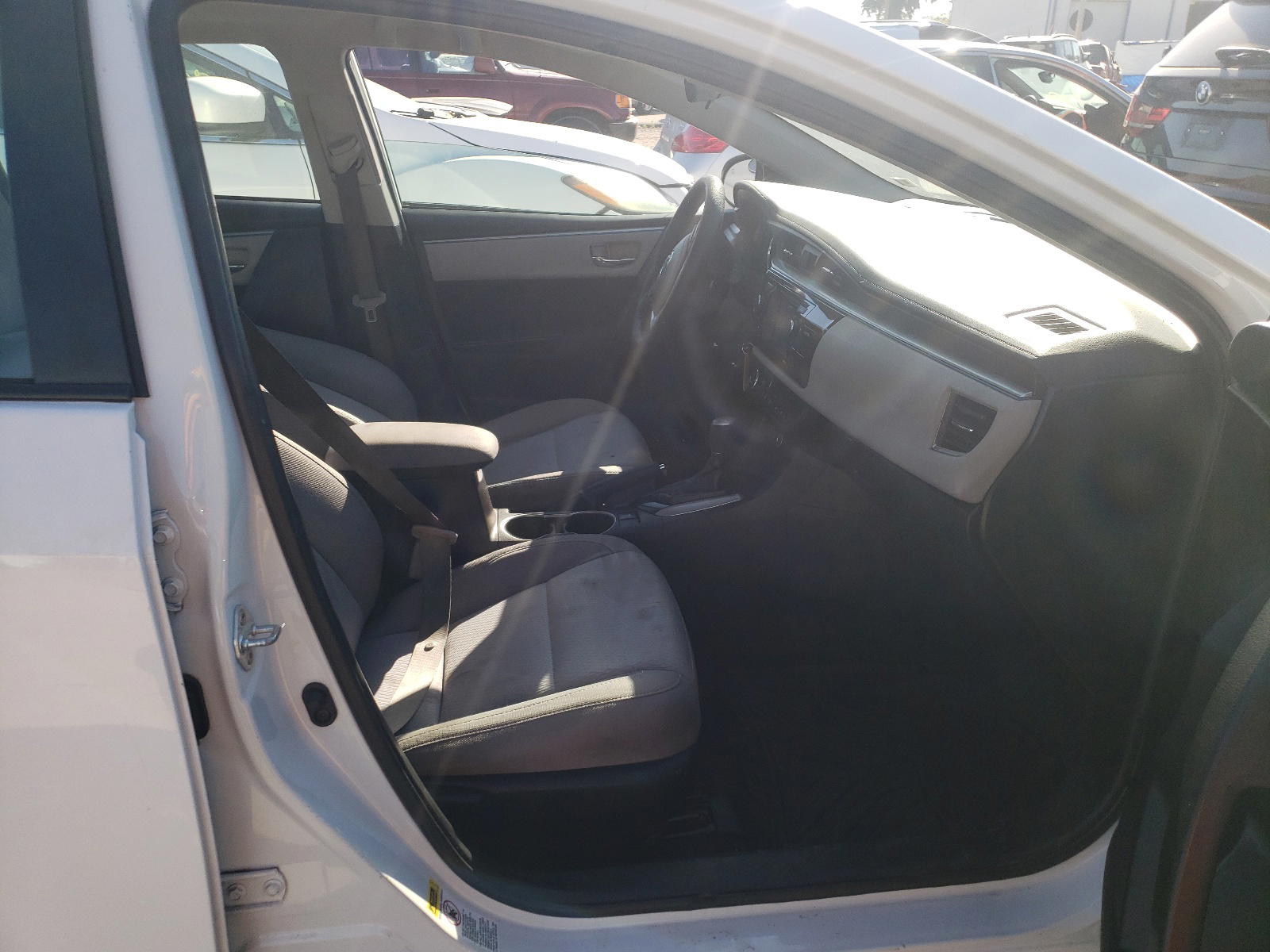Photo 5 from auction – 2016 TOYOTA COROLLA L with VIN 5YFBURHE5GP488654
