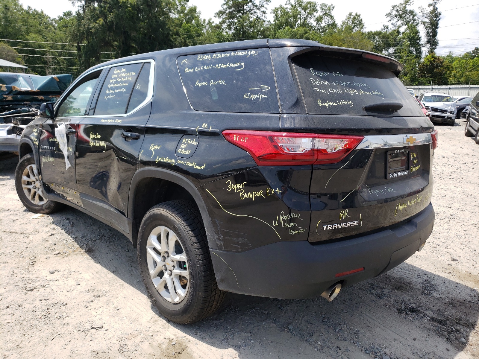 Photo 3 from auction – 2019 CHEVROLET TRAVERSE L with VIN 1GNERFKW8KJ110203