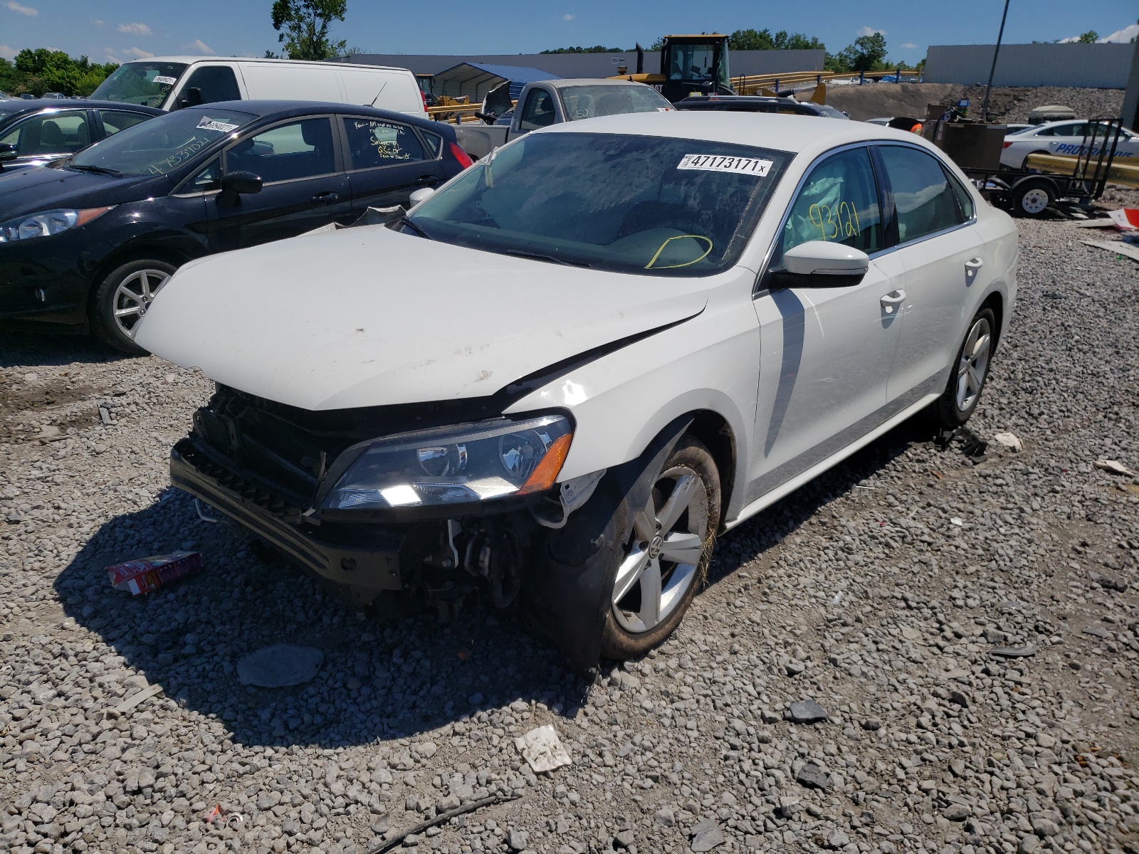 Photo 2 from auction – 2015 VOLKSWAGEN PASSAT S with VIN 1VWAT7A30FC083320