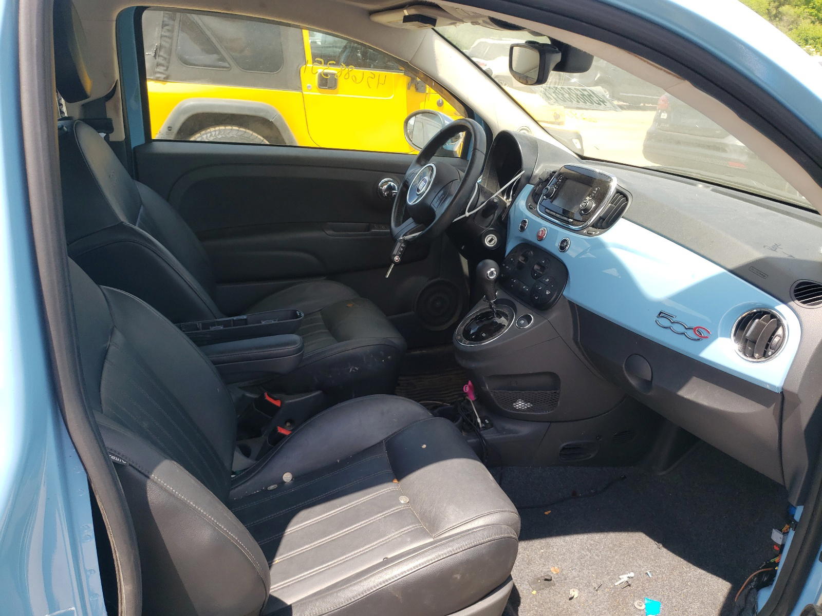 Photo 5 from auction – 2017 FIAT 500 LOUNGE with VIN 3C3CFFER5HT629665