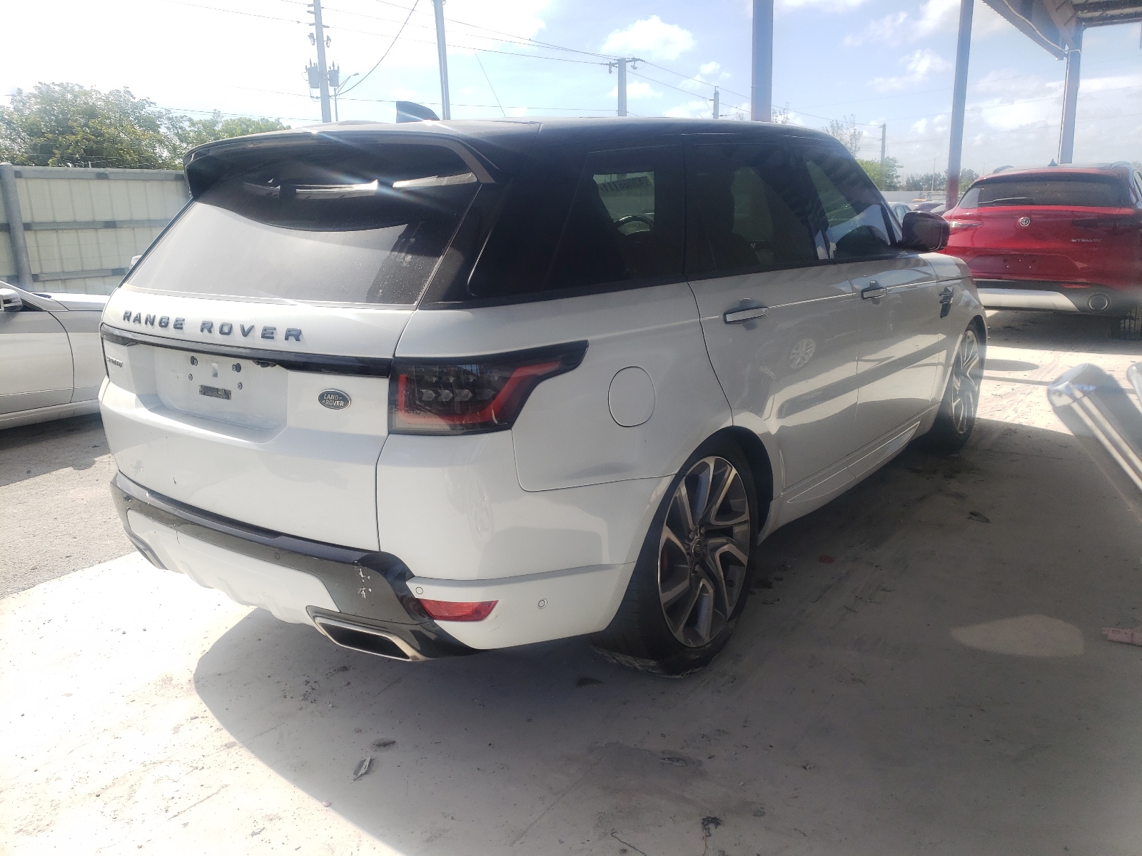 Photo 4 from auction – 2019 LAND ROVER RANGE ROVE with VIN SALWV2SV4KA421533