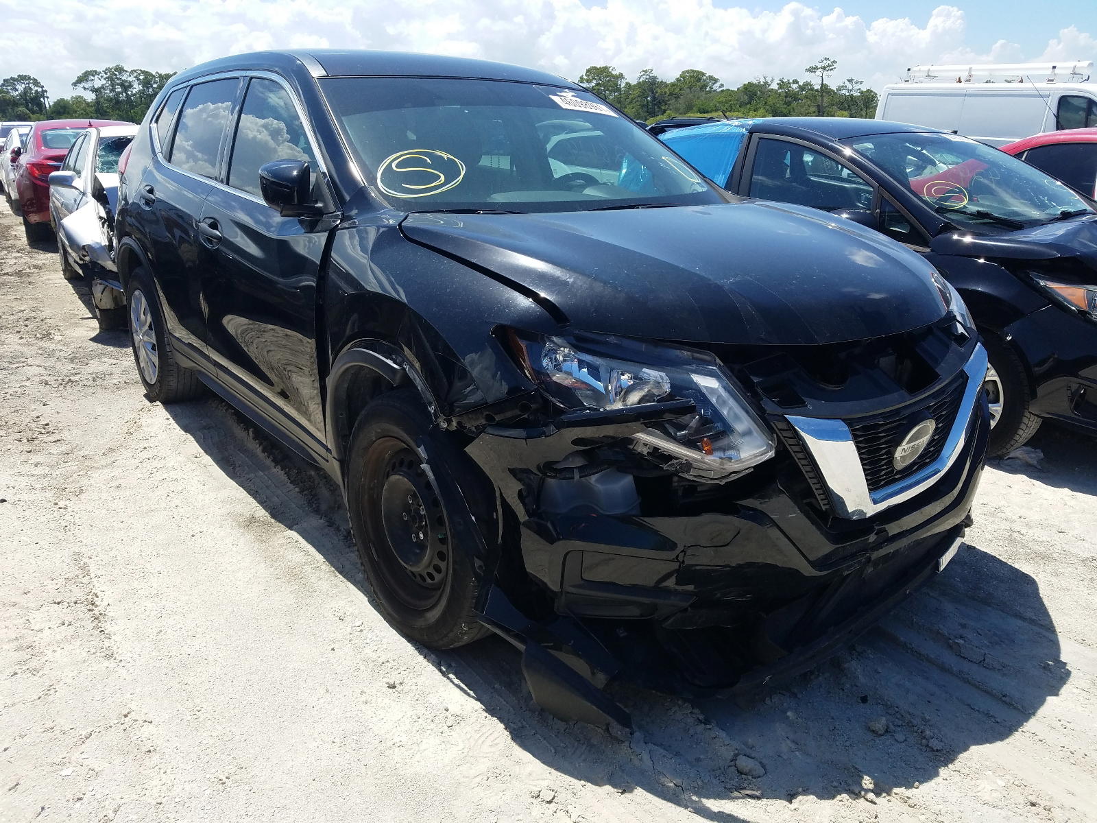NISSAN ROGUE S 2018 with VIN KNMAT2MT3JP621253 - Photo from auction