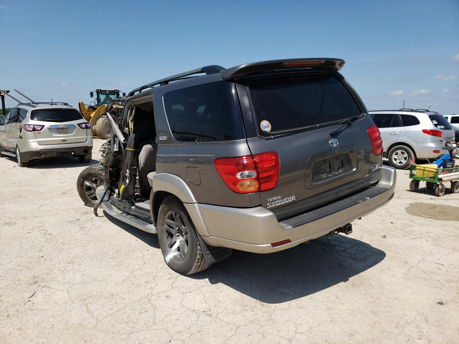 Photo 3 from auction – 2004 TOYOTA SEQUOIA SR with VIN 5TDZT34A14S215344
