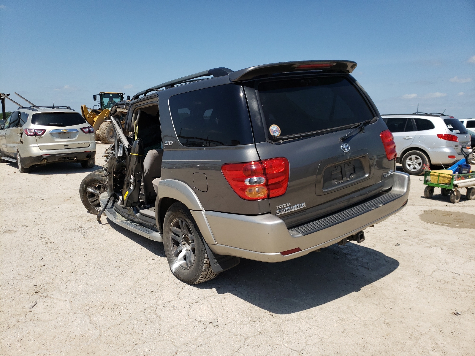 Zdjęcie 3 z aukcji – 2004 TOYOTA SEQUOIA SR z VIN 5TDZT34A14S215344