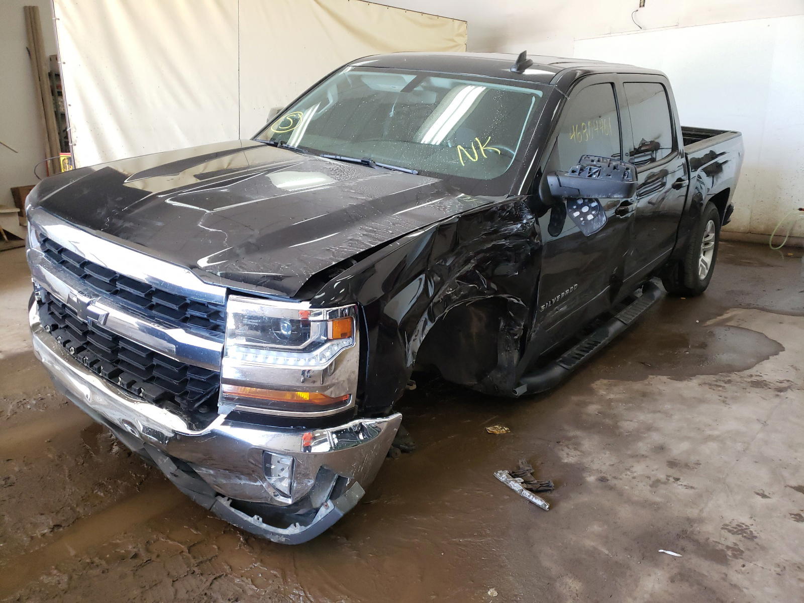 Photo 2 from auction – 2018 CHEVROLET SILVERADO with VIN 3GCUKREC2JG204878