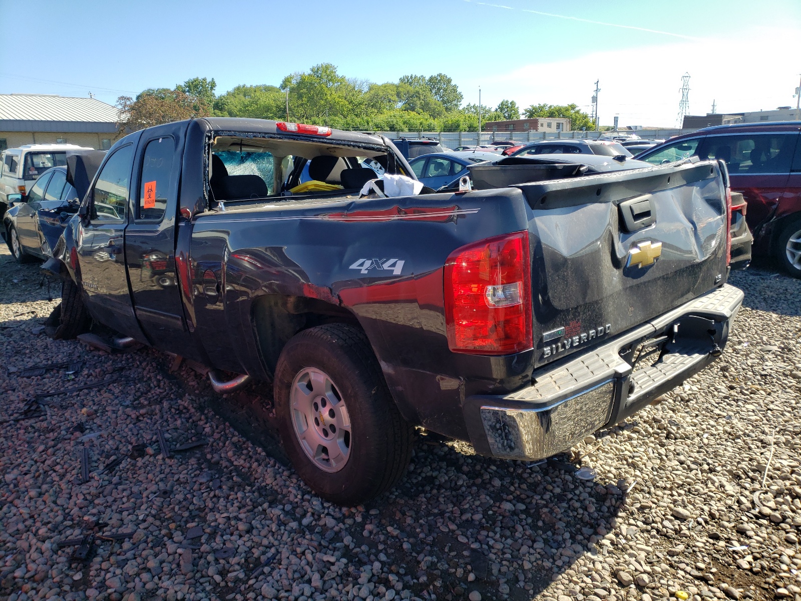 Photo 3 from auction – 2011 CHEVROLET SILVERADO with VIN 1GCRKREA8BZ441607