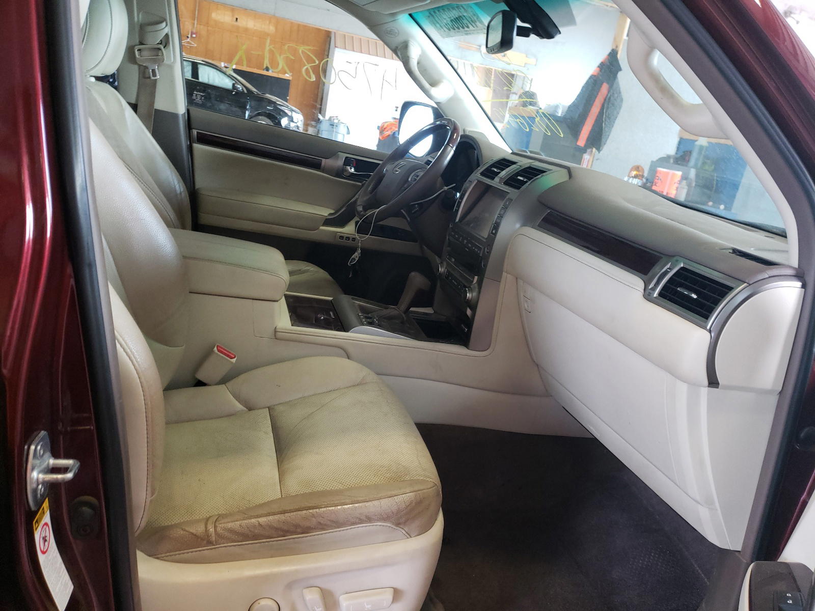 Photo 5 from auction – 2014 LEXUS GX 460 with VIN JTJBM7FX6E5082642