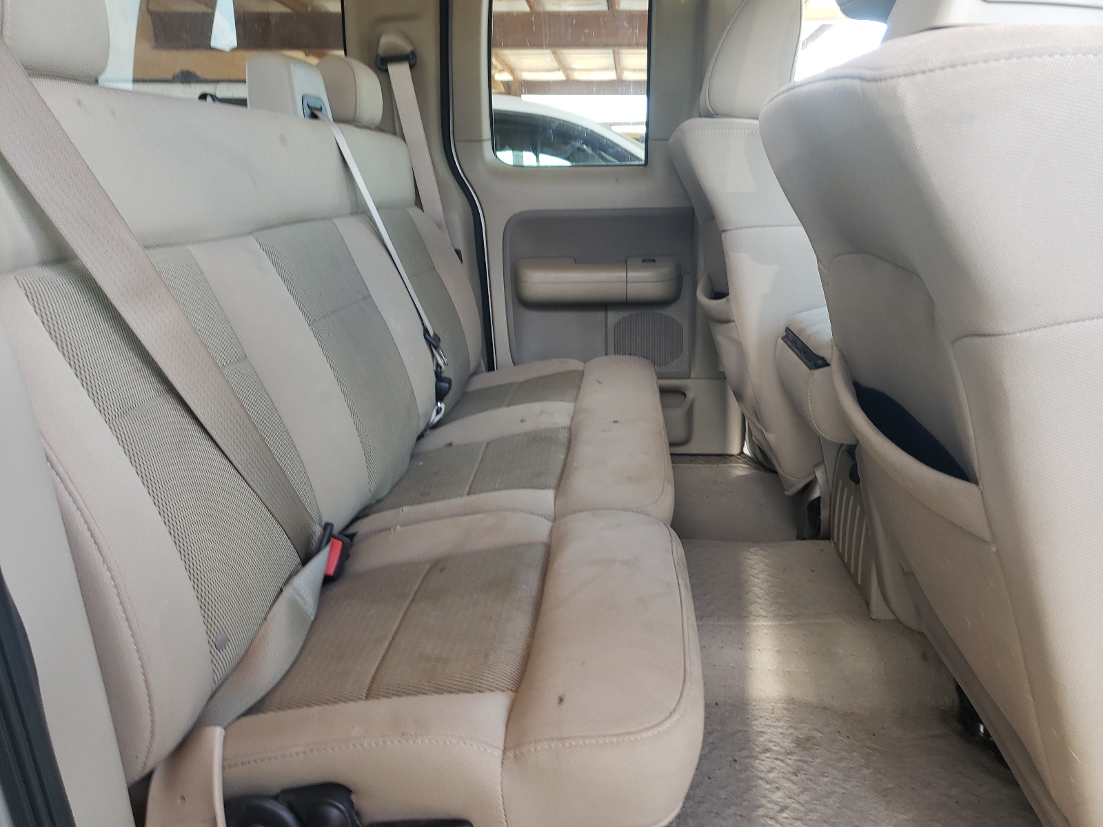 Photo 6 from auction – 2005 FORD F150 with VIN 1FTPX12555NA60777