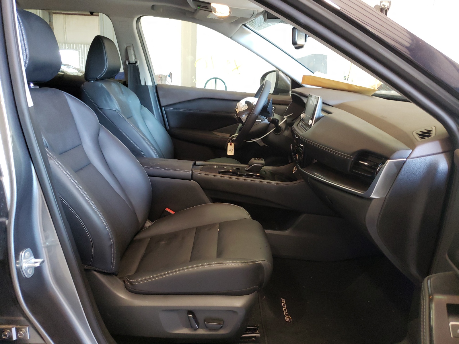Photo 5 from auction – 2021 NISSAN ROGUE SL with VIN 5N1AT3CA7MC699659
