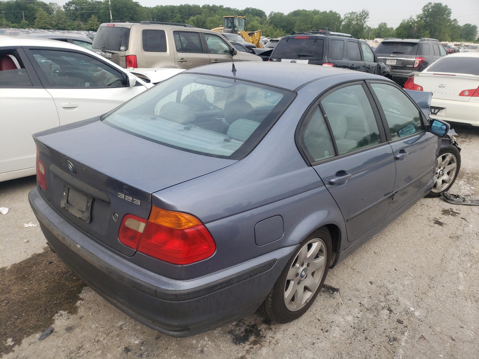 Photo 4 from auction – 2000 BMW 325I with VIN WBAAM3340YFP70696