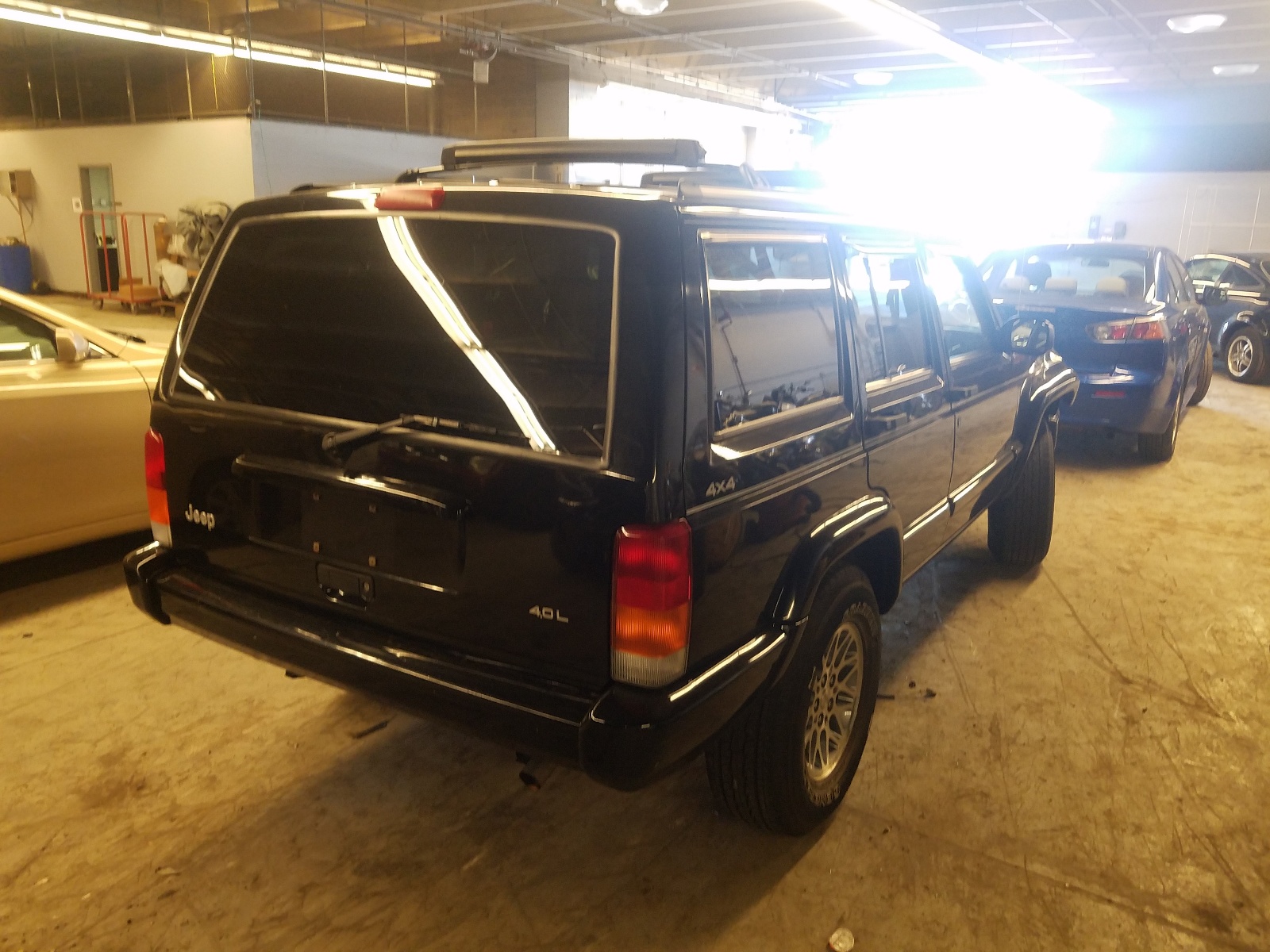 Photo 4 from auction – 1997 JEEP CHEROKEE C with VIN 1J4FJ78S3VL571651