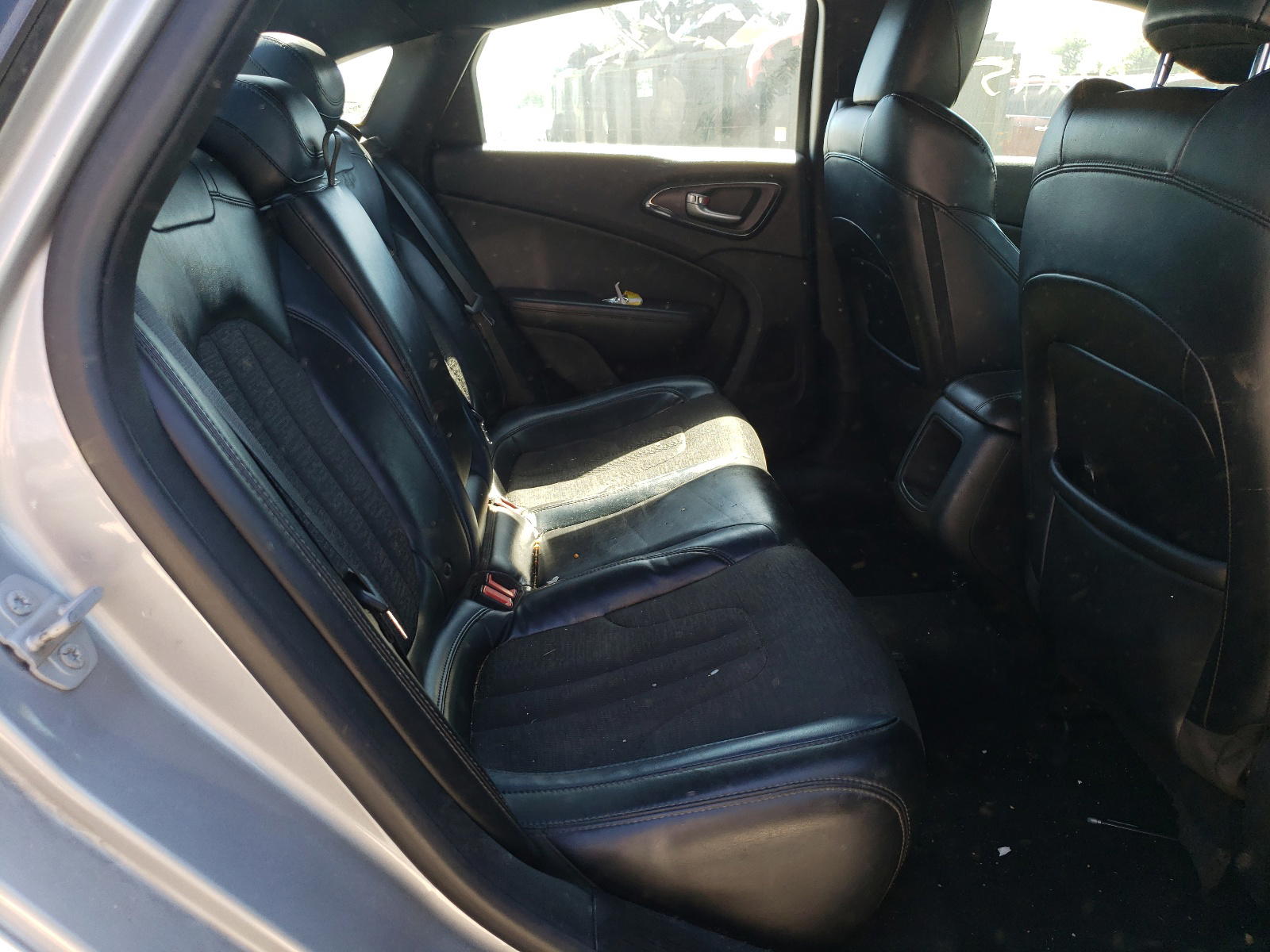 Photo 6 from auction – 2015 CHRYSLER 200 S with VIN 1C3CCCBB3FN688385