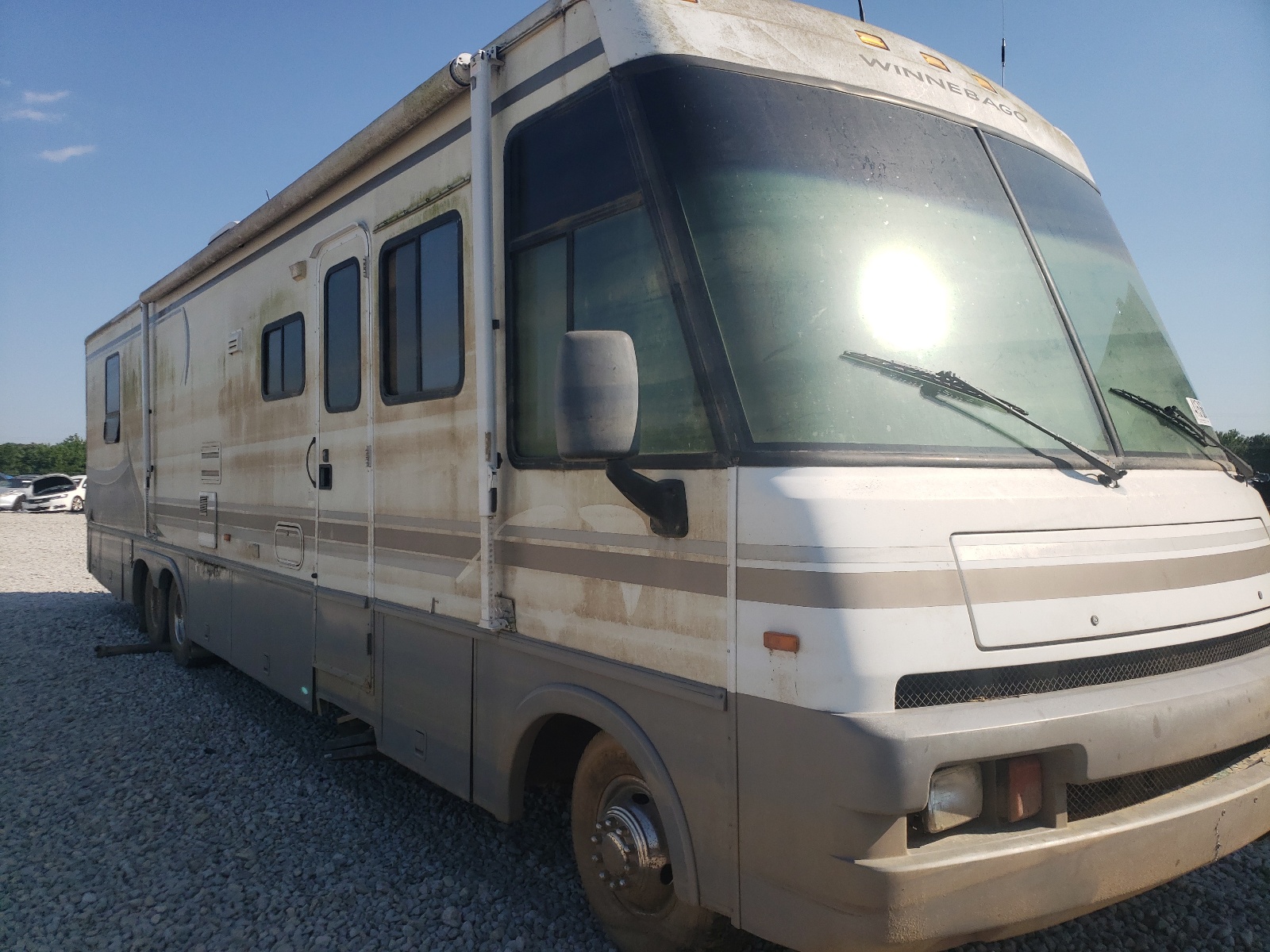 WINNEBAGO ADVENTURER 1997 with VIN 3FCMF53G5VJA08302 - Photo from auction