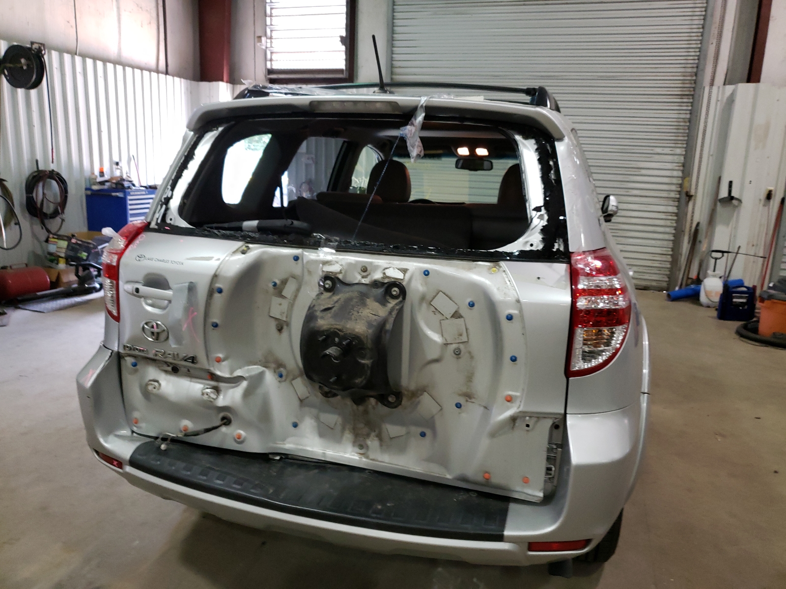 Photo 9 from auction – 2010 TOYOTA RAV4 LIMIT with VIN JTMYF4DV7A5016506