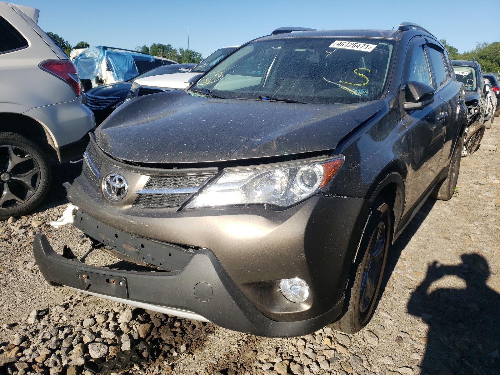 Photo 2 from auction – 2015 TOYOTA RAV4 XLE with VIN 2T3RFREV3FW253882