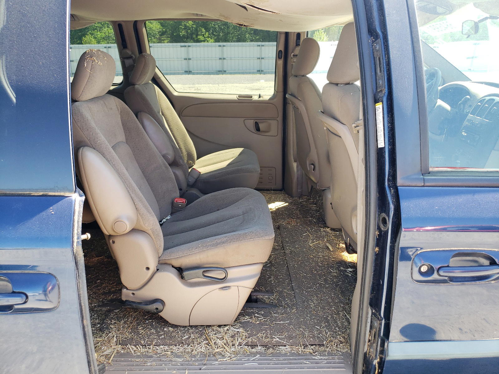 Photo 6 from auction – 2002 DODGE CARAVAN with VIN 1B4GP453X2B729759