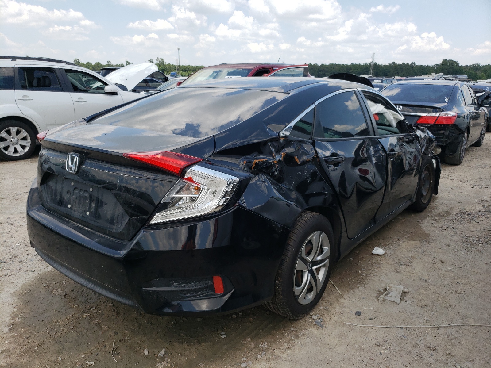 Photo 4 from auction – 2016 HONDA CIVIC LX with VIN 19XFC2F51GE015561