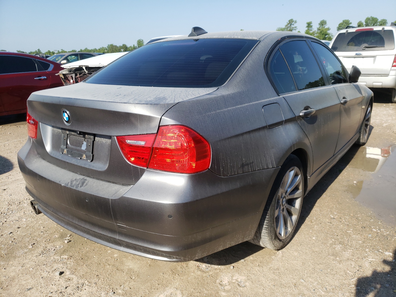 Photo 4 from auction – 2009 BMW 328 I with VIN WBAPH77599NM46307