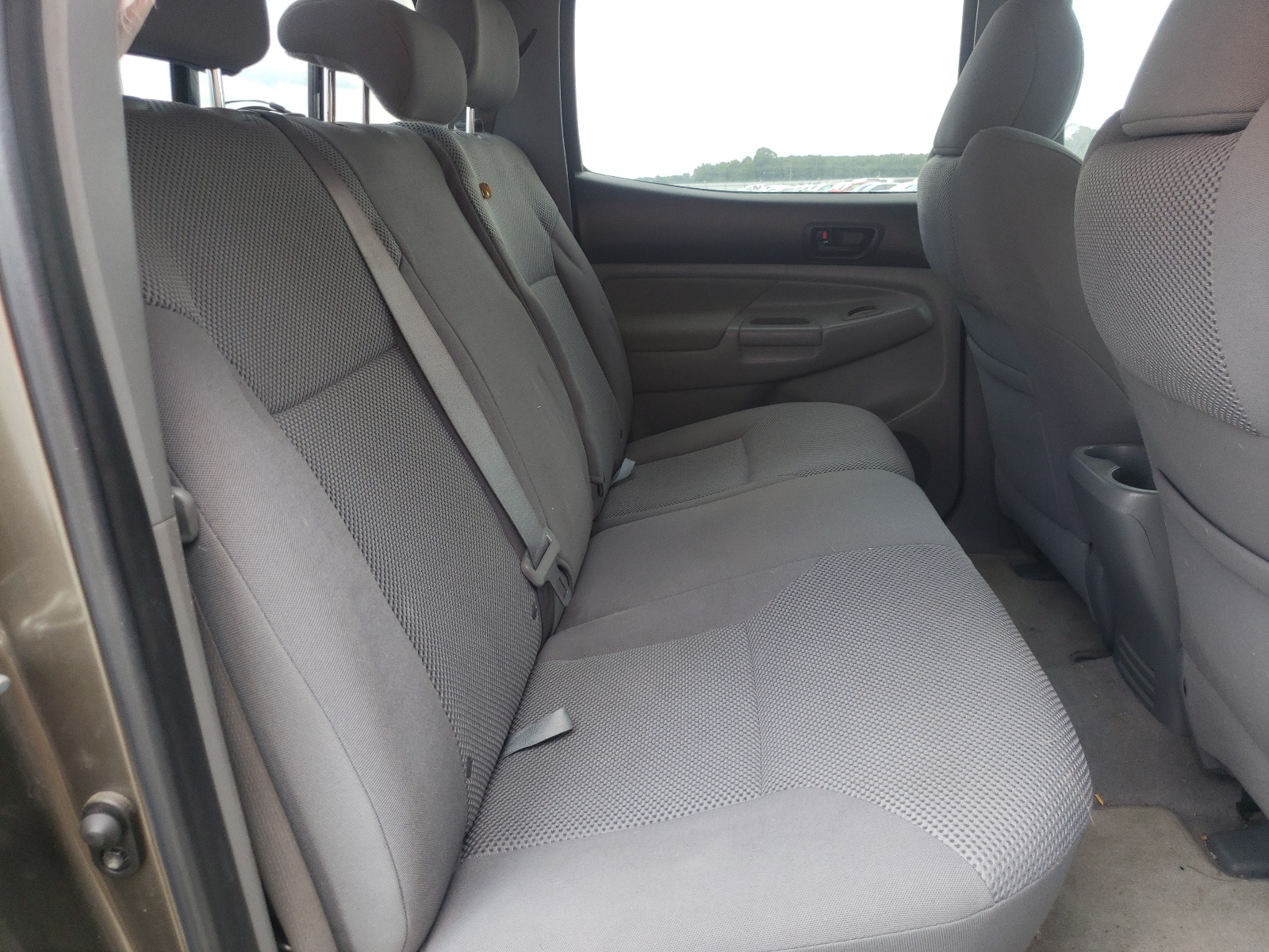 Photo 6 from auction – 2011 TOYOTA TACOMA DOU with VIN 3TMJU4GN6BM110603