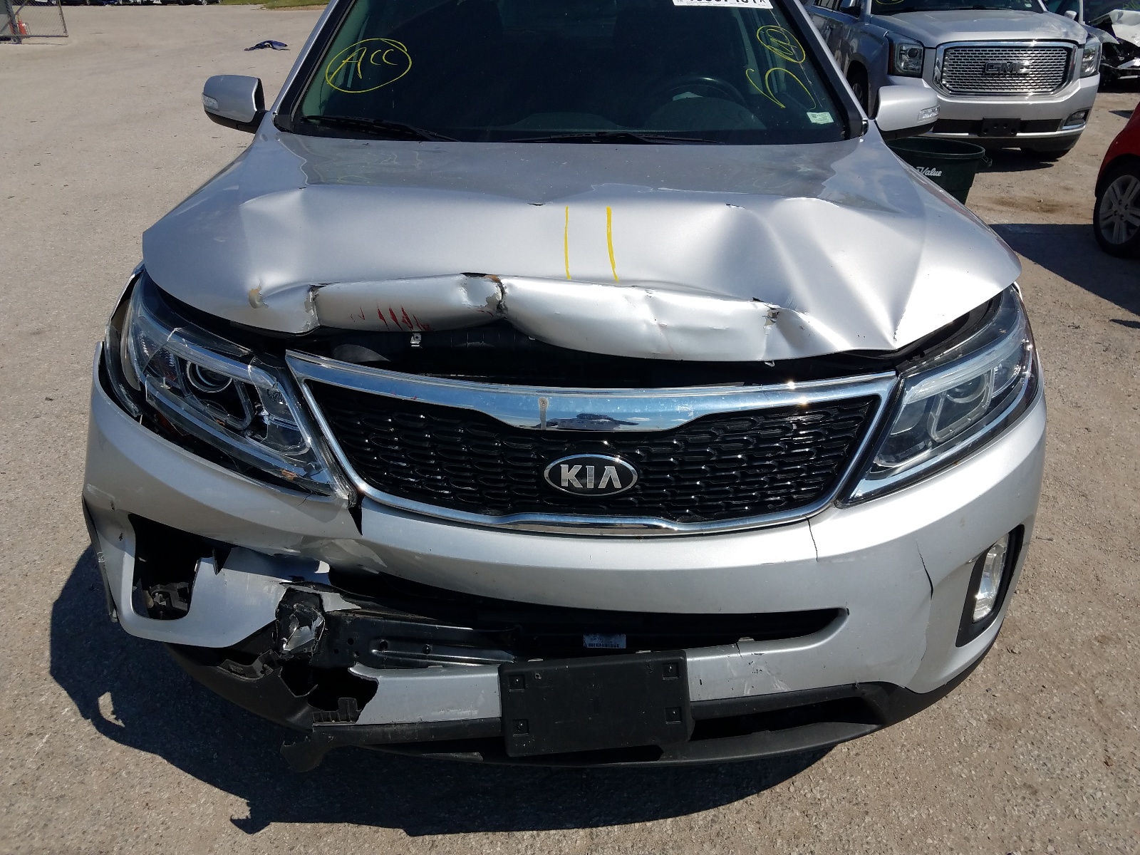 Photo 9 from auction – 2014 KIA SORENTO LX with VIN 5XYKTCA69EG443656