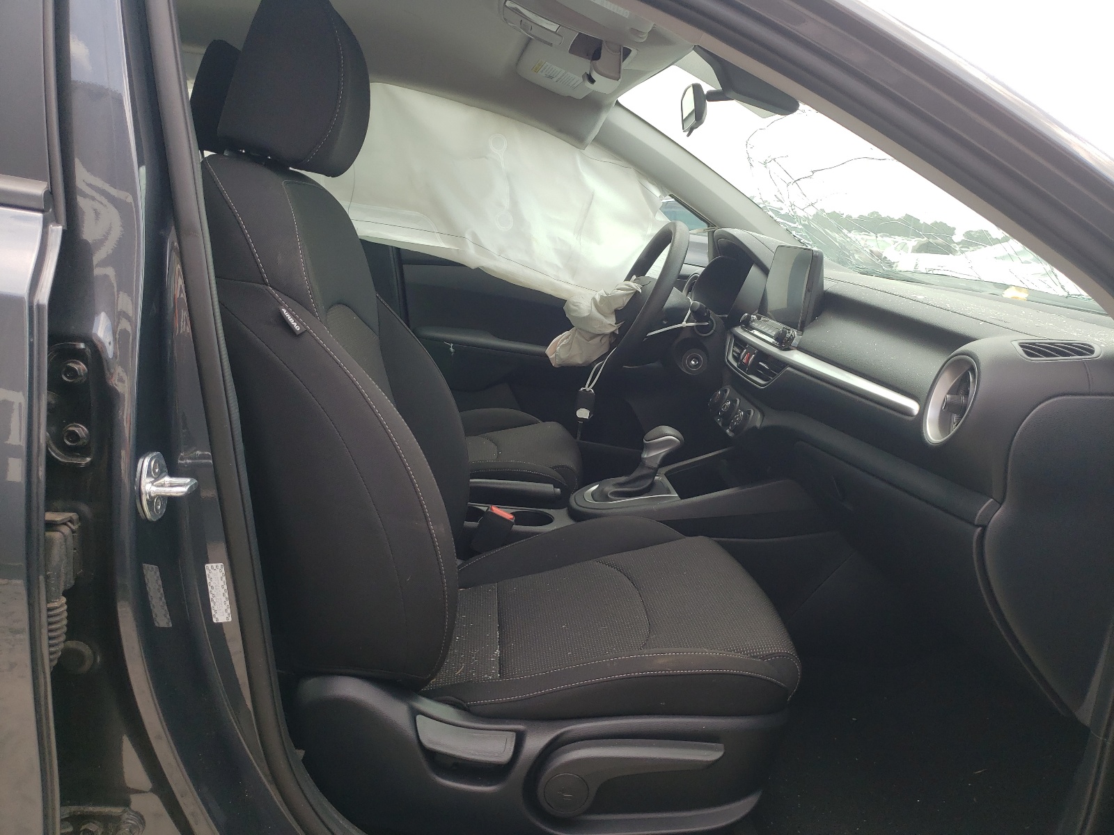 Photo 5 from auction – 2020 KIA FORTE FE with VIN 3KPF24AD4LE255677