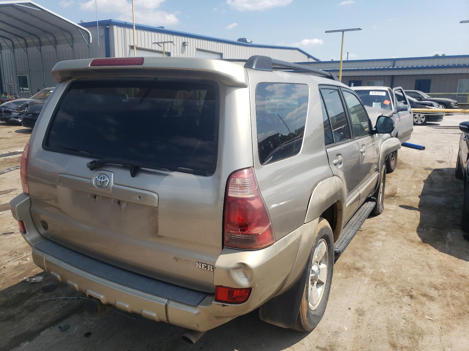 Photo 4 from auction – 2003 TOYOTA 4RUNNER SR with VIN JTEBT14RX30019878