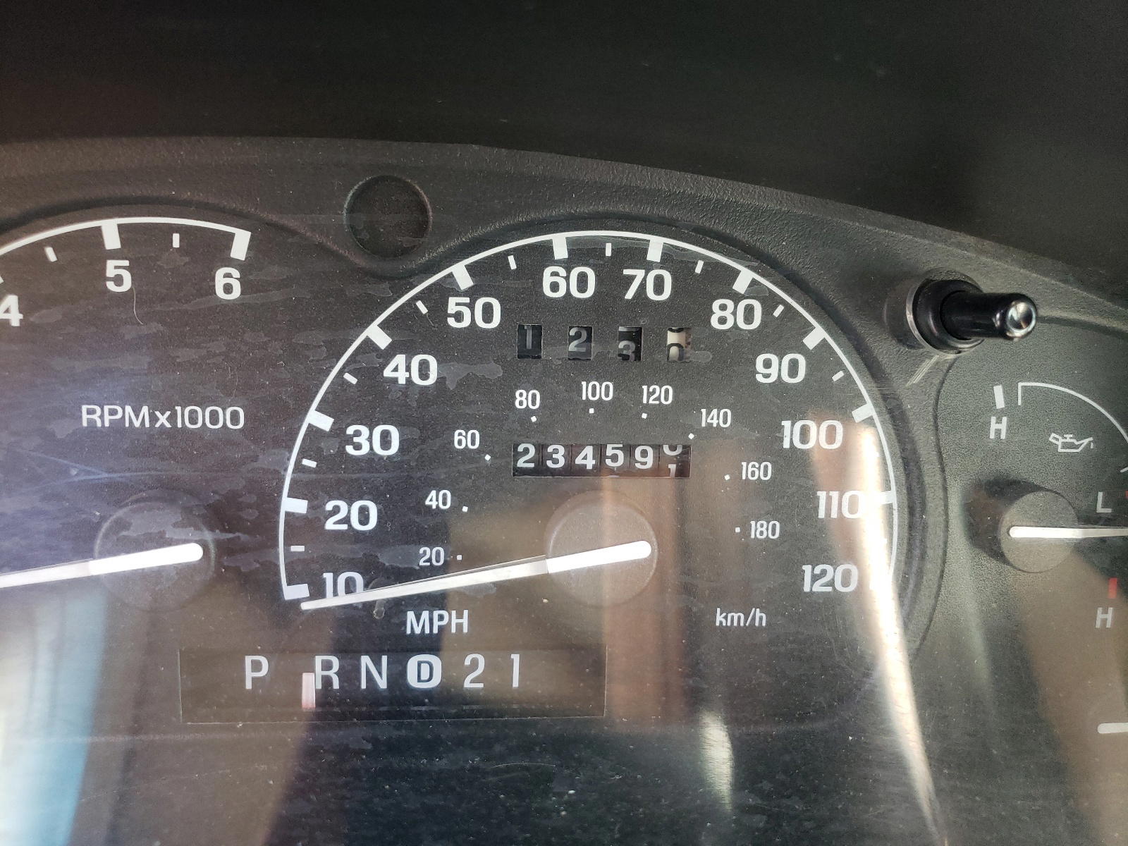Photo 8 from auction – 1999 FORD EXPLORER with VIN 1FMCU22E4XUA34737