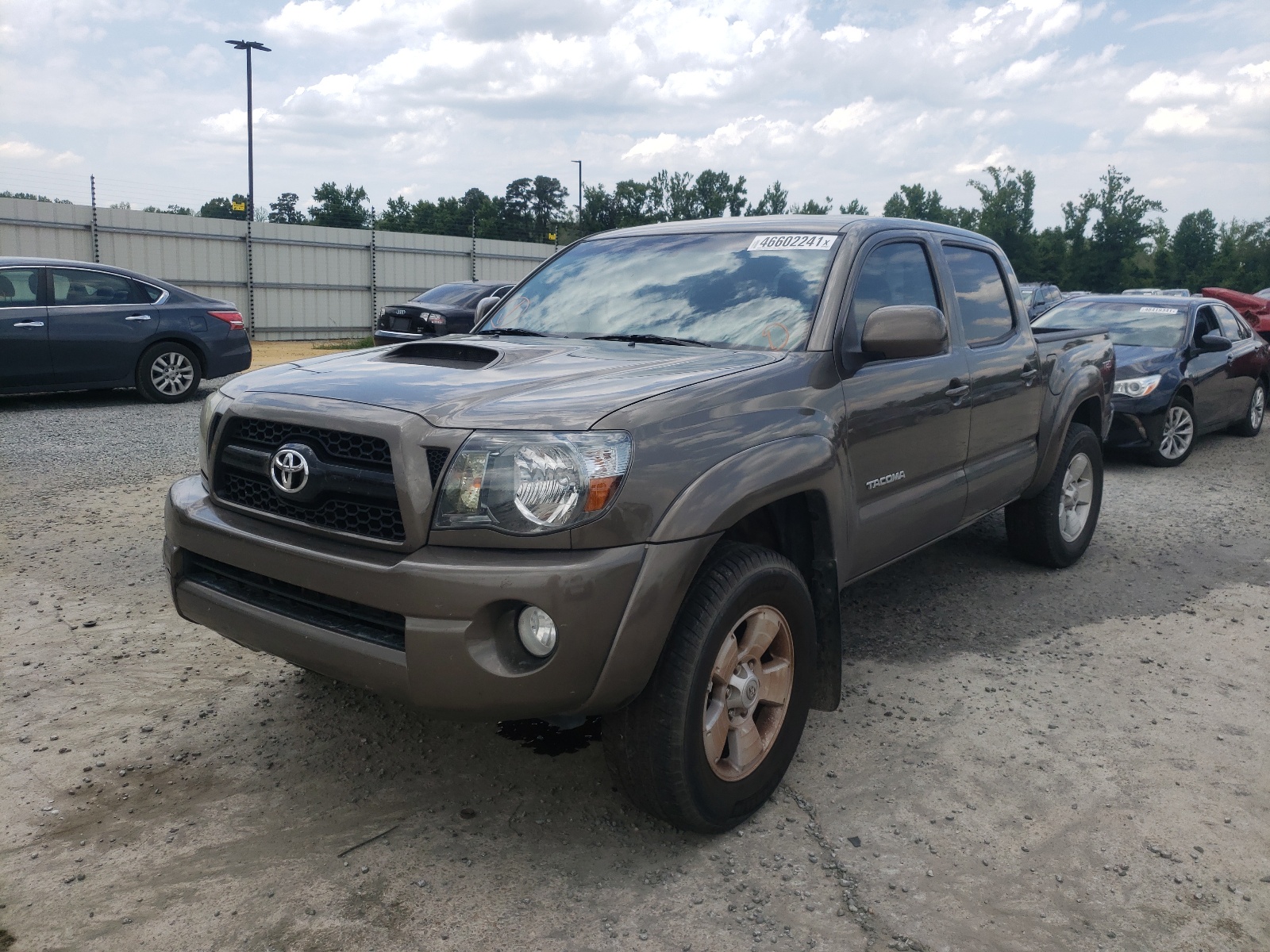 Photo 2 from auction – 2011 TOYOTA TACOMA DOU with VIN 3TMJU4GN6BM110603
