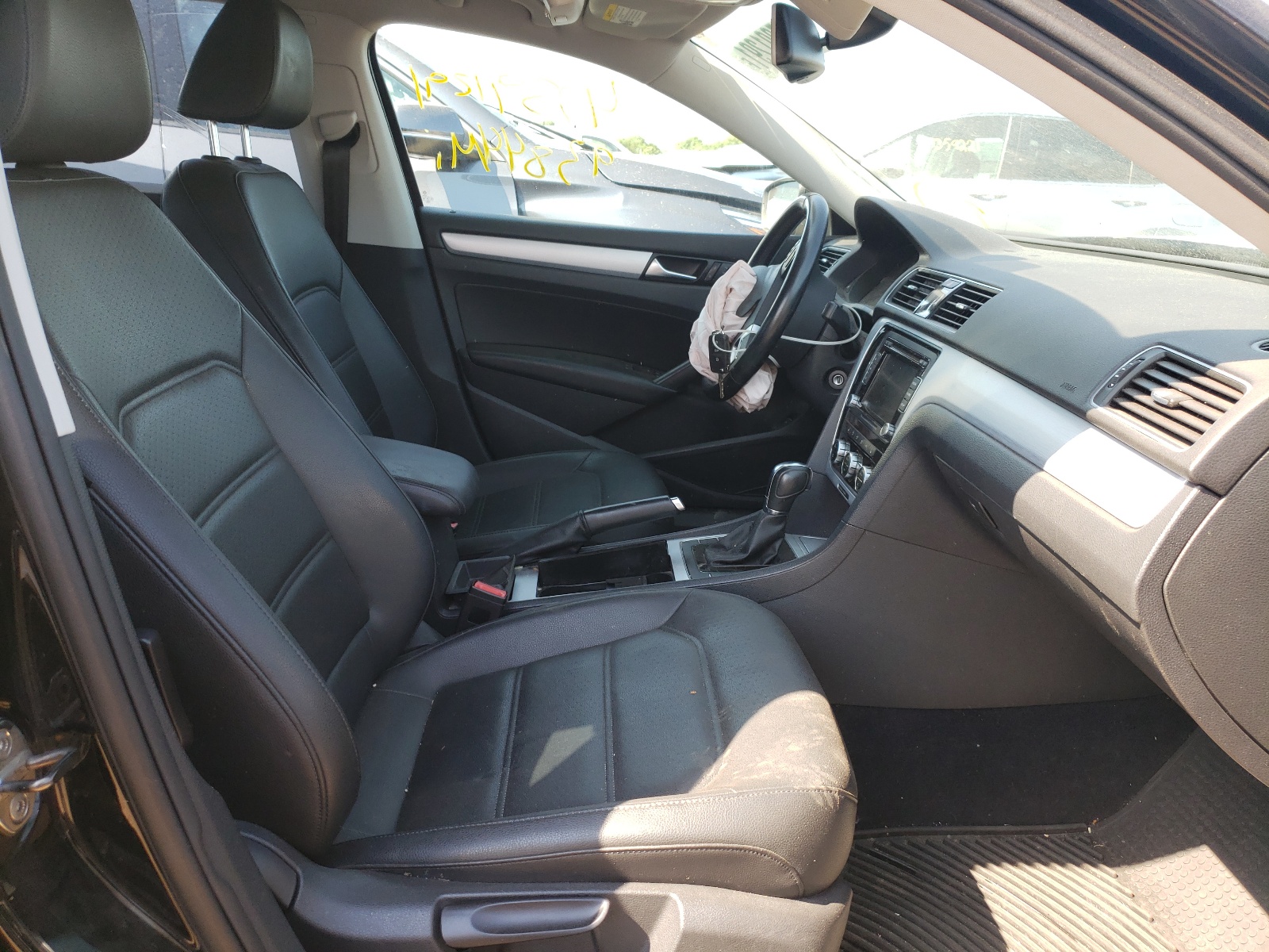 Photo 5 from auction – 2012 VOLKSWAGEN PASSAT SE with VIN 1VWBP7A35CC105848