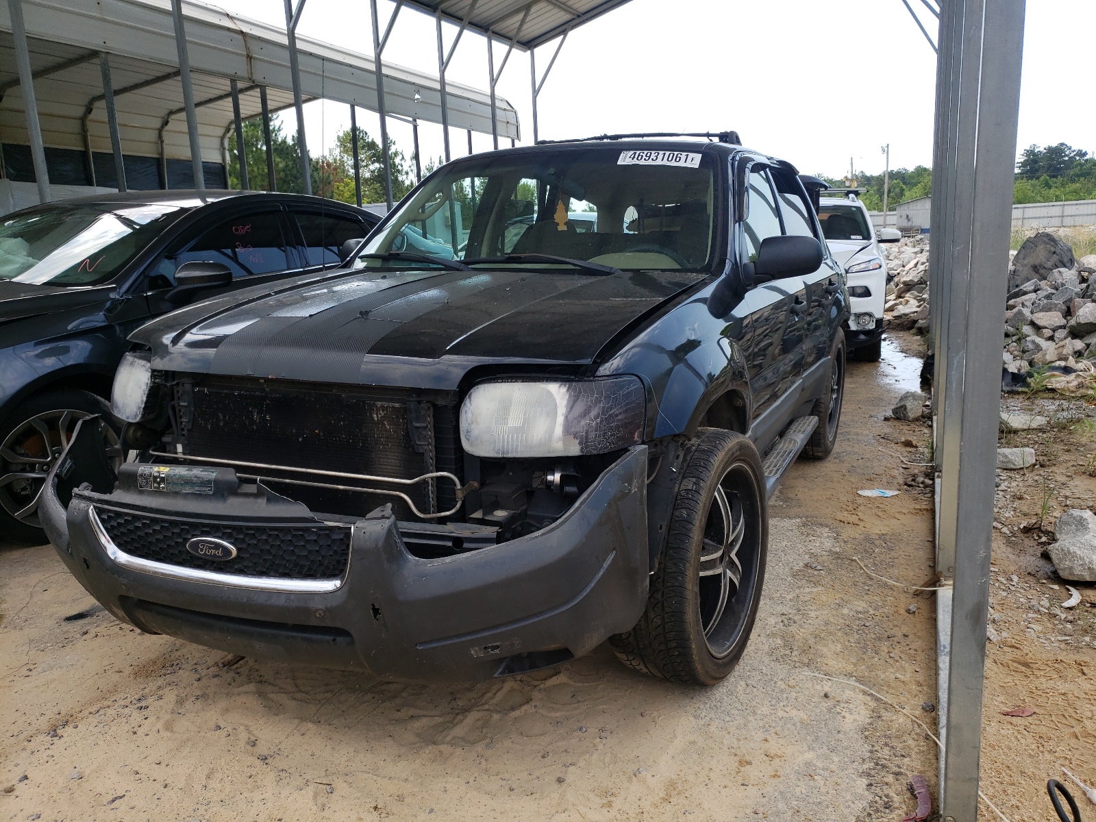 Photo 2 from auction – 2003 FORD ESCAPE XLT with VIN 1FMYU03133KA40556