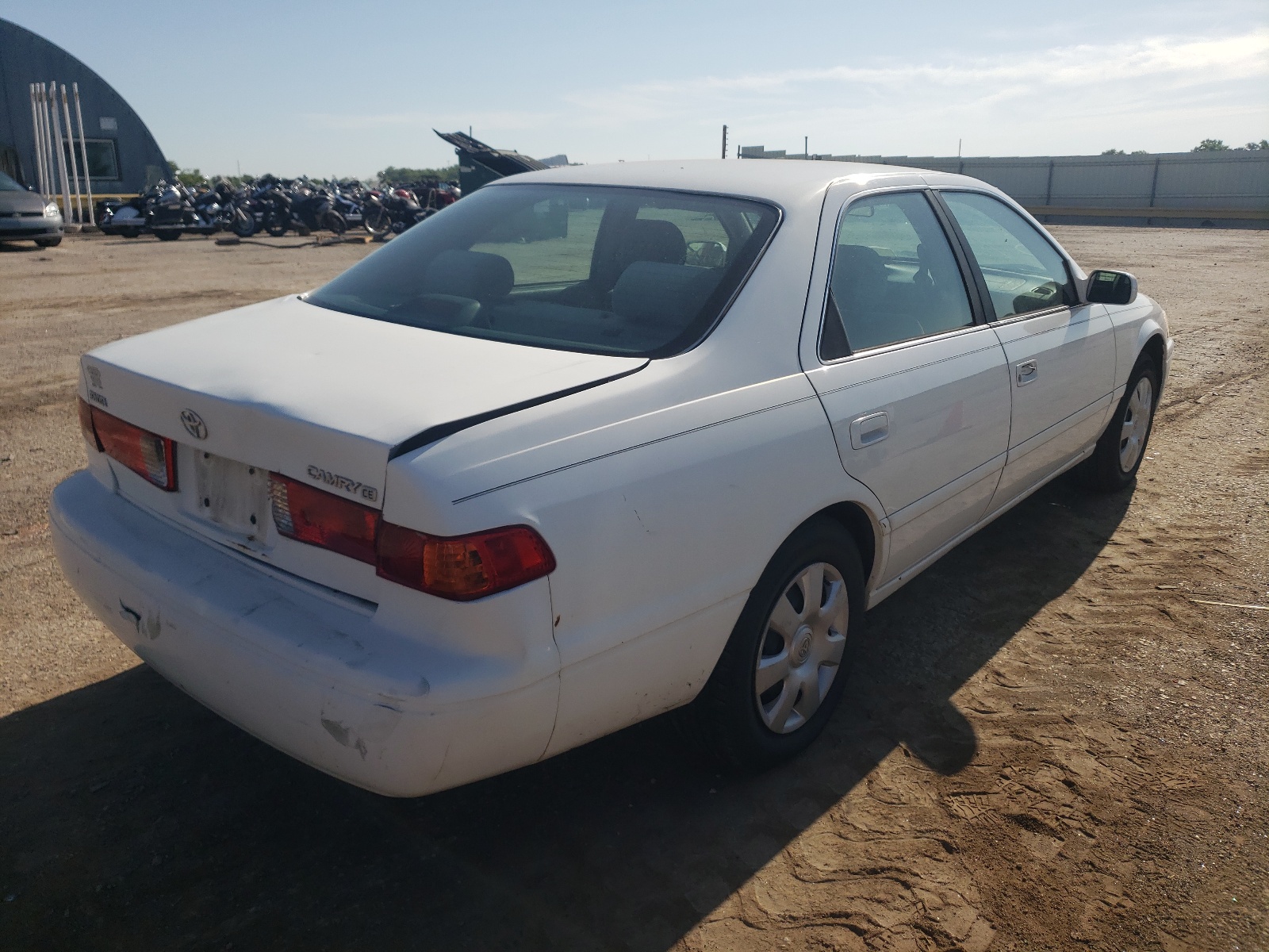 Photo 4 from auction – 2001 TOYOTA CAMRY CE with VIN 4T1BG22K51U788293