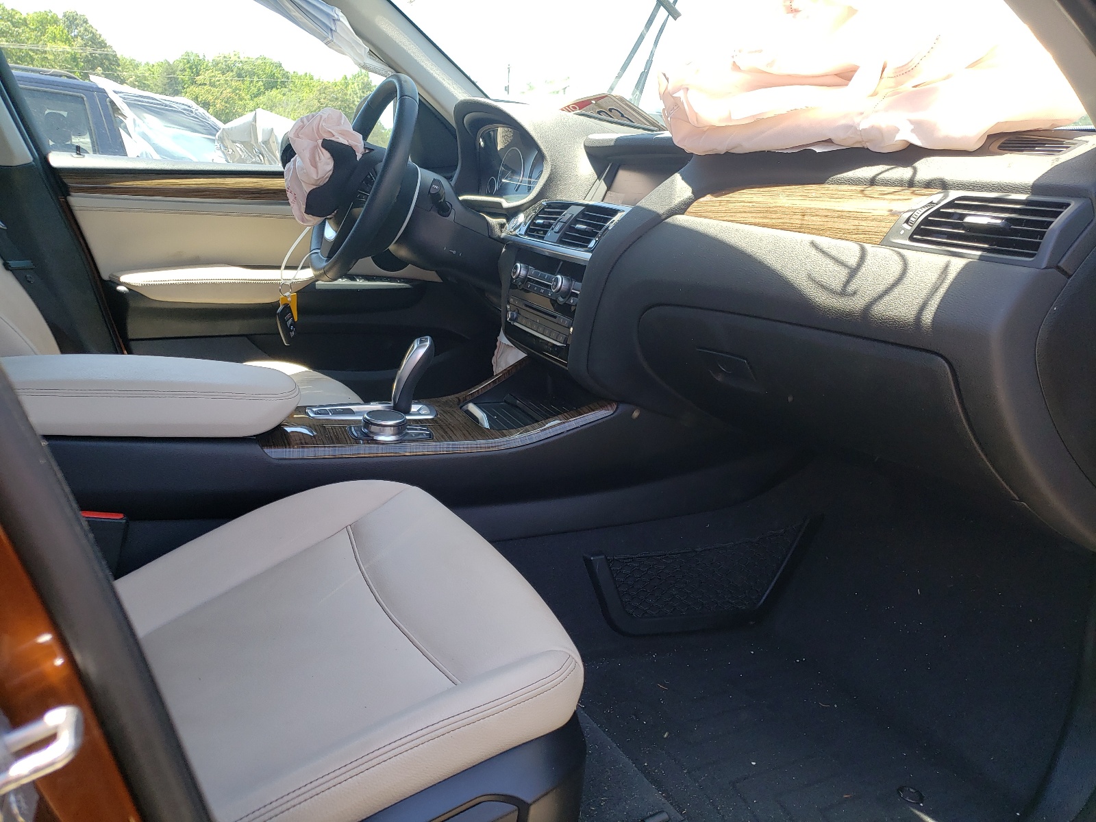 Photo 5 from auction – 2017 BMW X3 XDRIVE2 with VIN 5UXWX9C57H0D95597