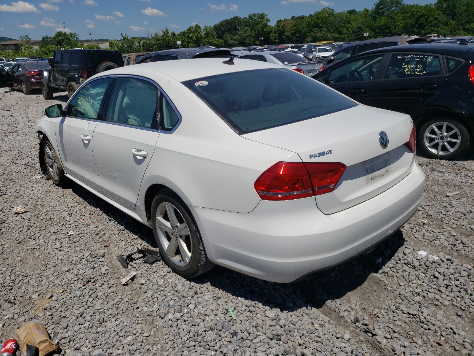 Photo 3 from auction – 2015 VOLKSWAGEN PASSAT S with VIN 1VWAT7A30FC083320