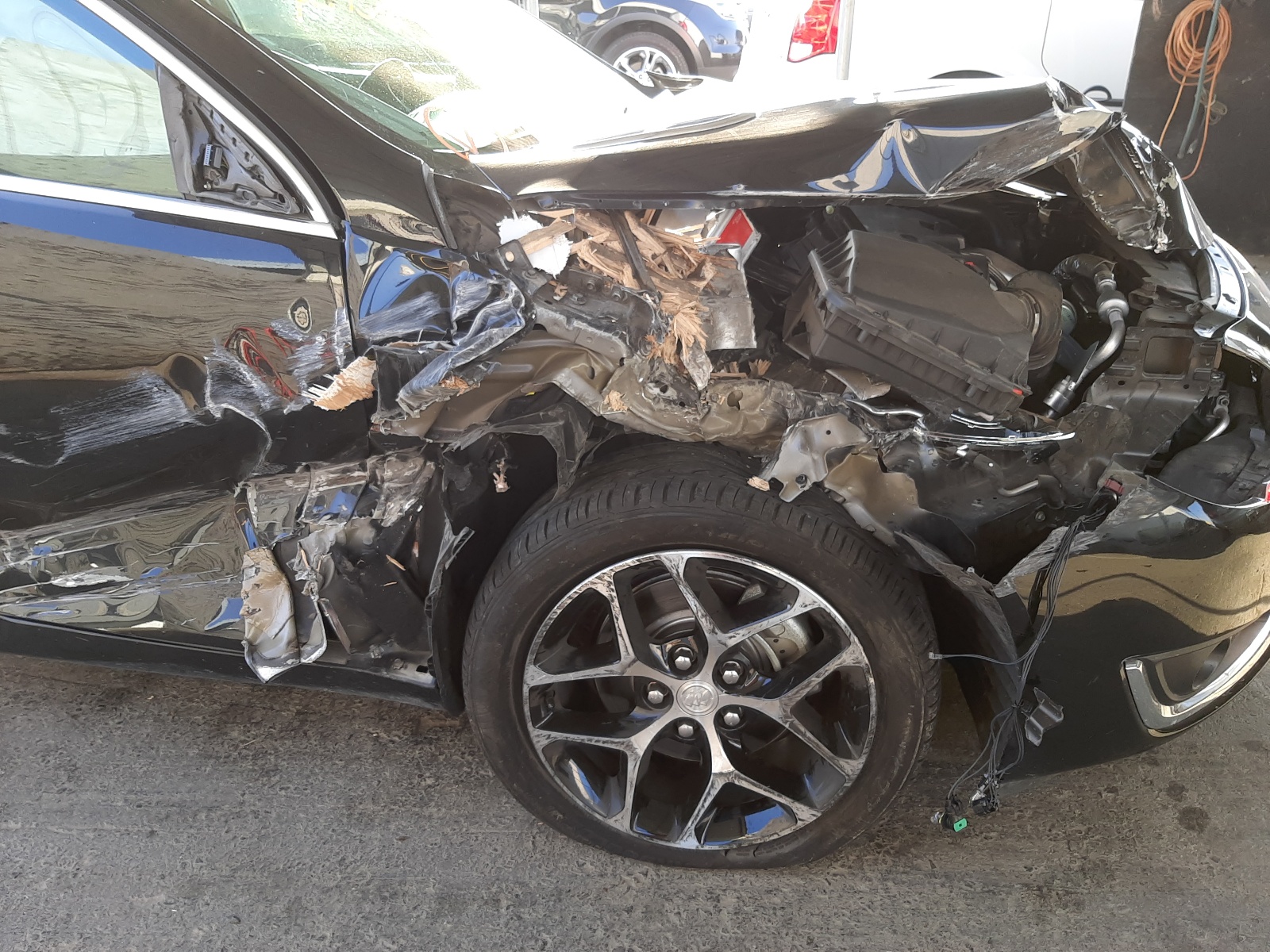 Photo 9 from auction – 2017 BUICK REGAL SPOR with VIN 2G4GL5EX2H9145479