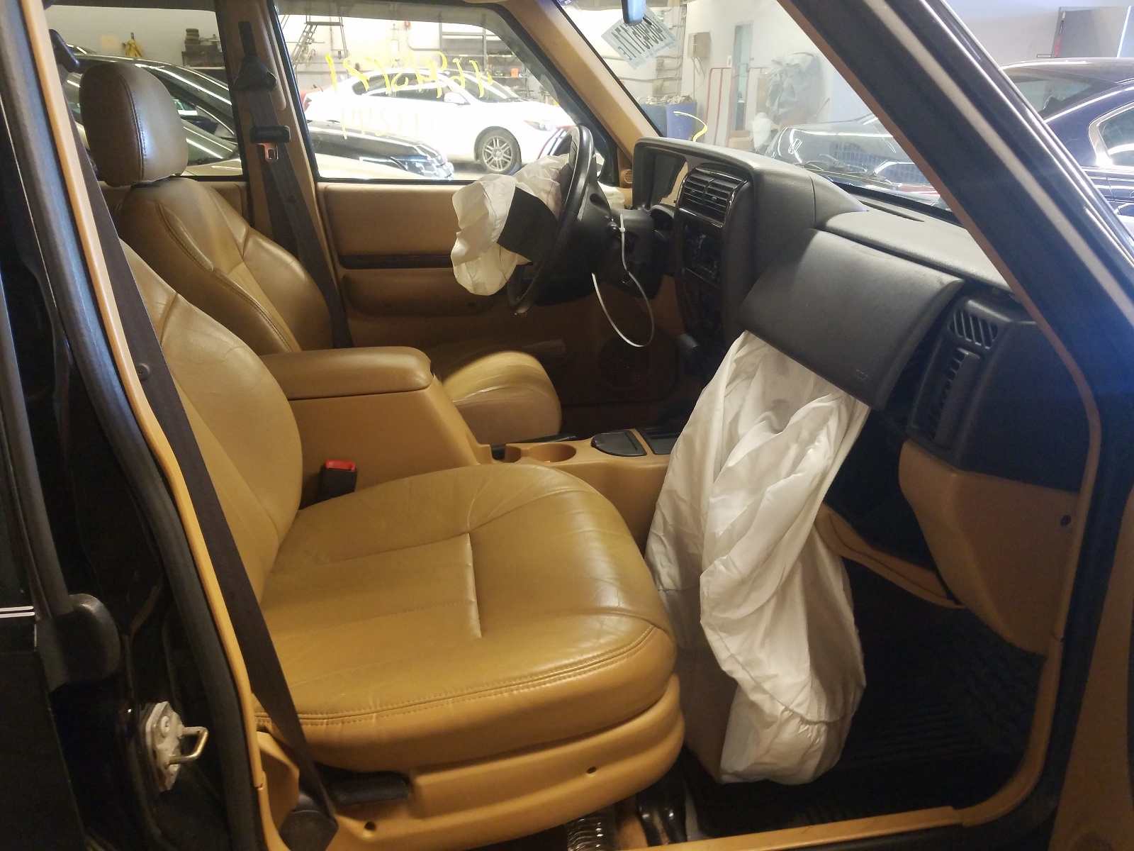 Photo 5 from auction – 1997 JEEP CHEROKEE C with VIN 1J4FJ78S3VL571651