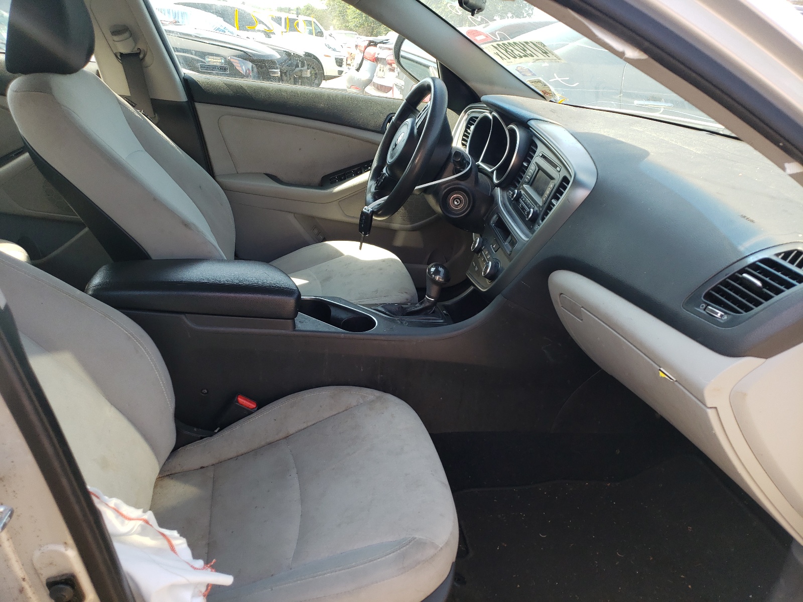 Photo 5 from auction – 2015 KIA OPTIMA LX with VIN 5XXGM4A75FG401718