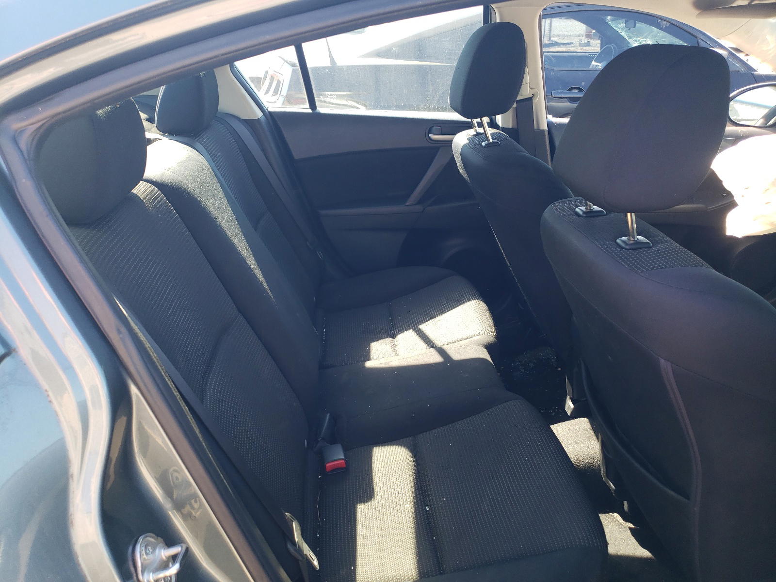 Photo 6 from auction – 2012 MAZDA 3 I with VIN JM1BL1UF1C1615255