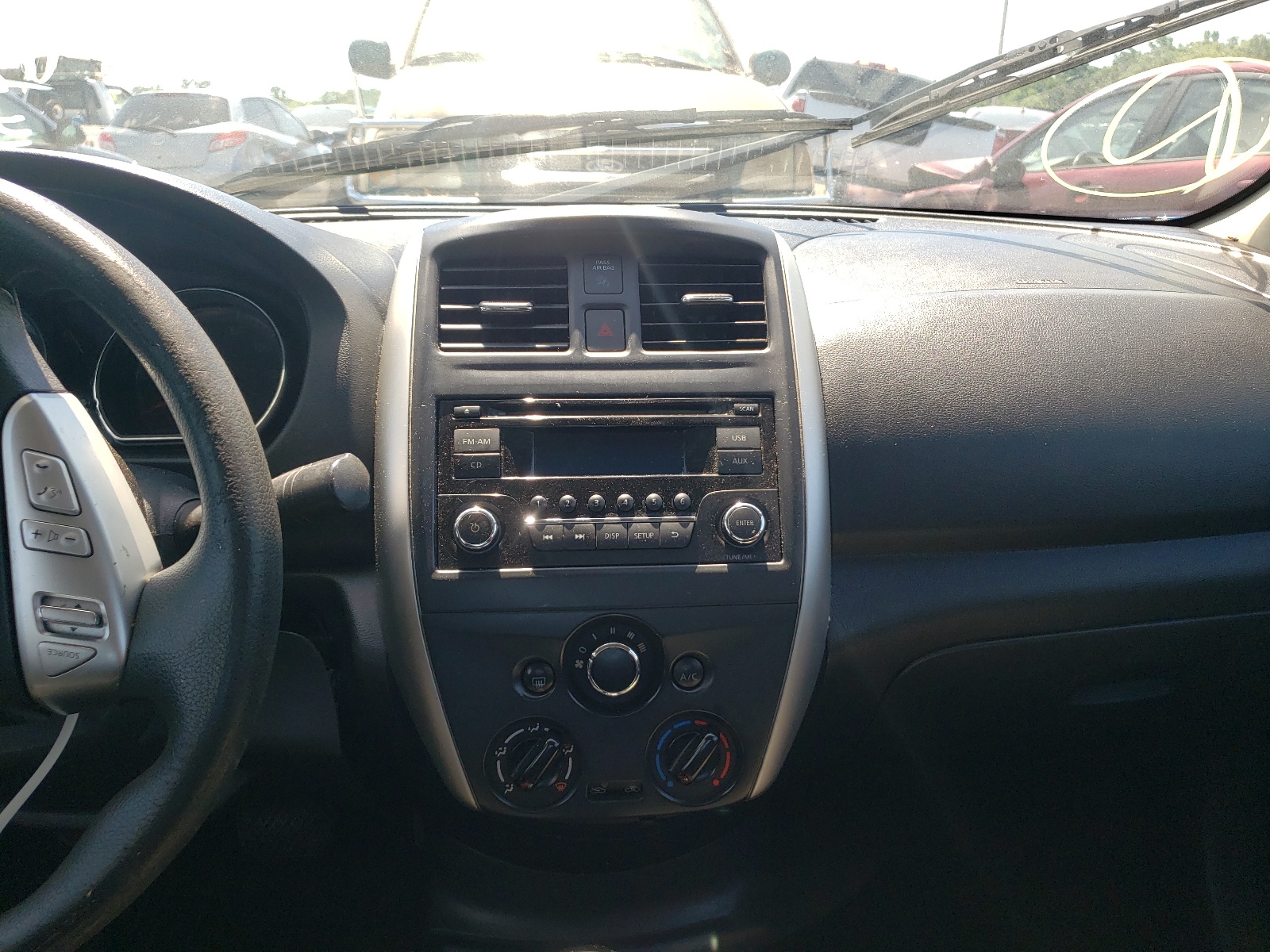 Photo 9 from auction – 2015 NISSAN VERSA S with VIN 3N1CN7APXFL813413