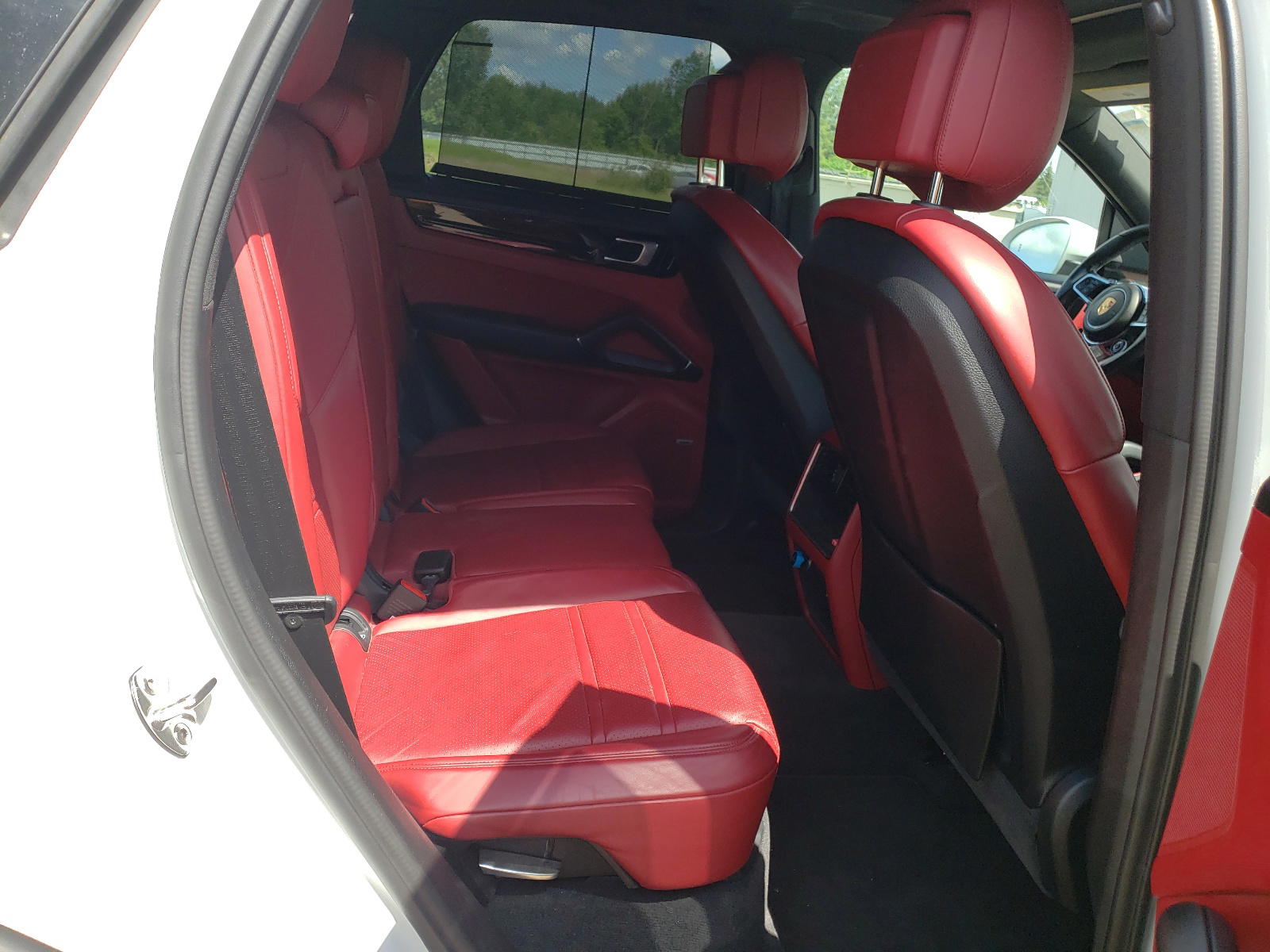 Photo 6 from auction – 2019 PORSCHE CAYENNE with VIN WP1AA2AYXKDA02950