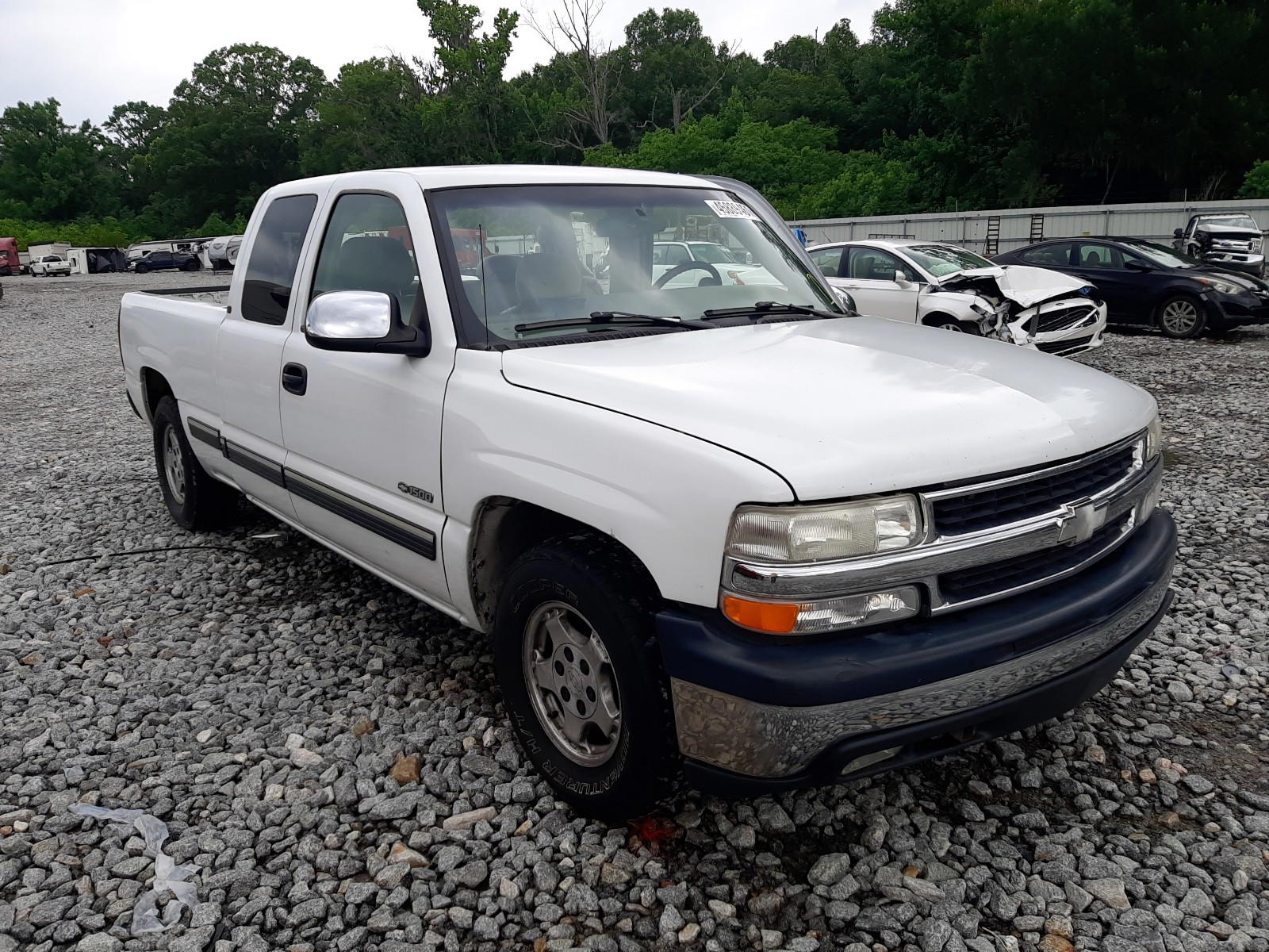 CHEVROLET SILVERADO 2000 with VIN 2GCEC19T6Y1190953 - Photo from auction