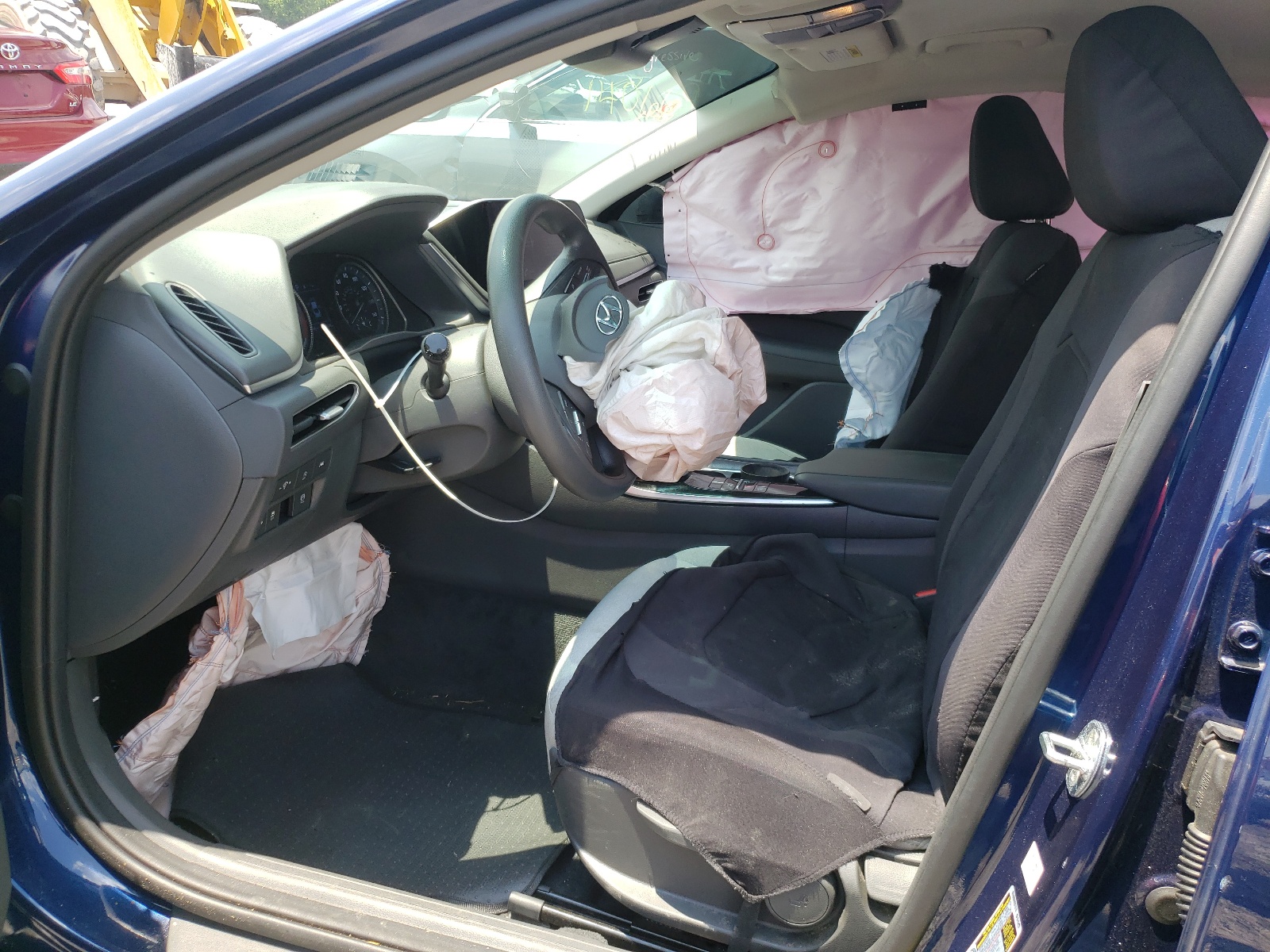 Photo 5 from auction – 2020 HYUNDAI SONATA SE with VIN 5NPEG4JA7LH040602