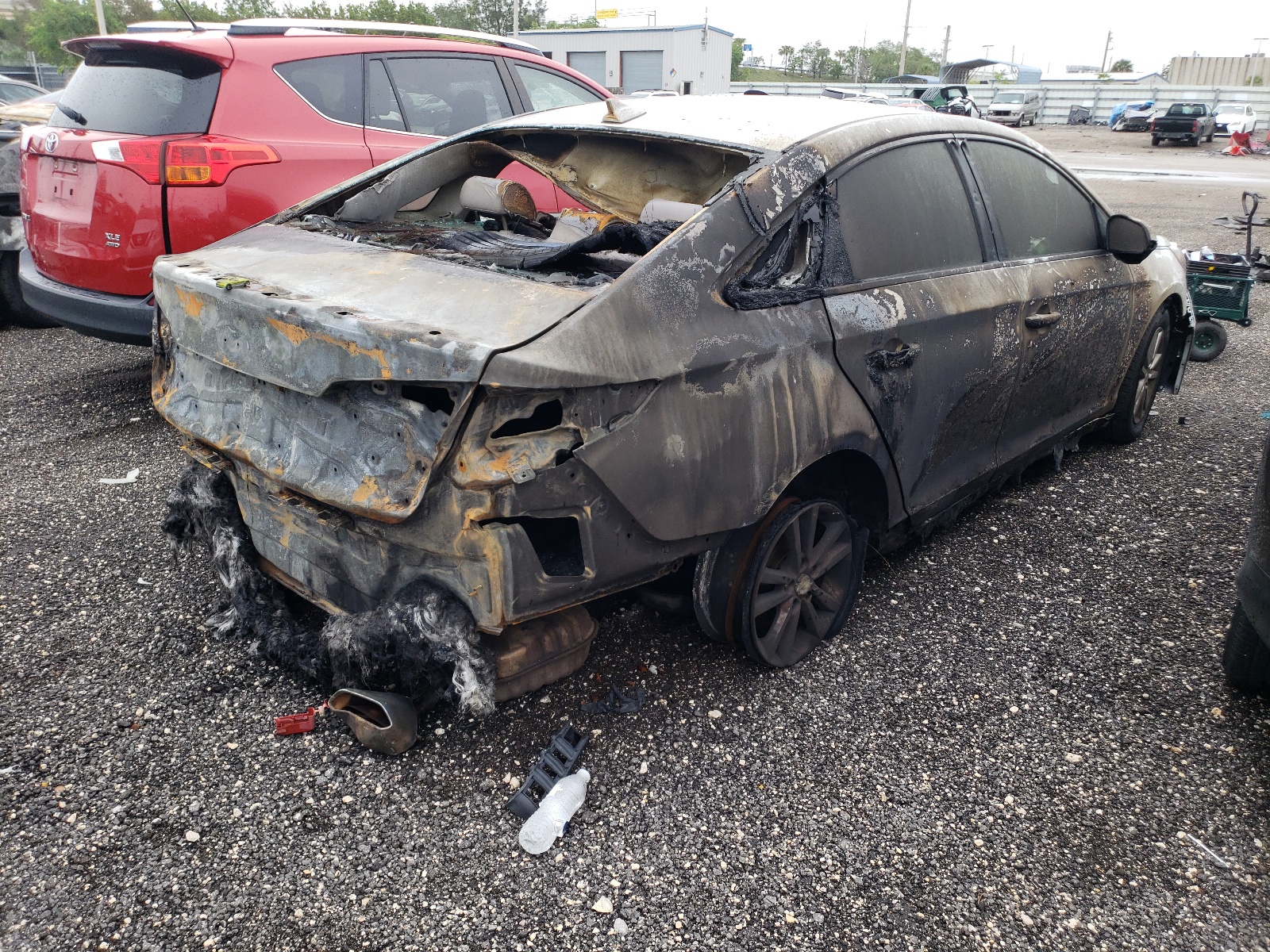 Photo 4 from auction – 2015 HYUNDAI SONATA SE with VIN 5NPE24AF7FH089538