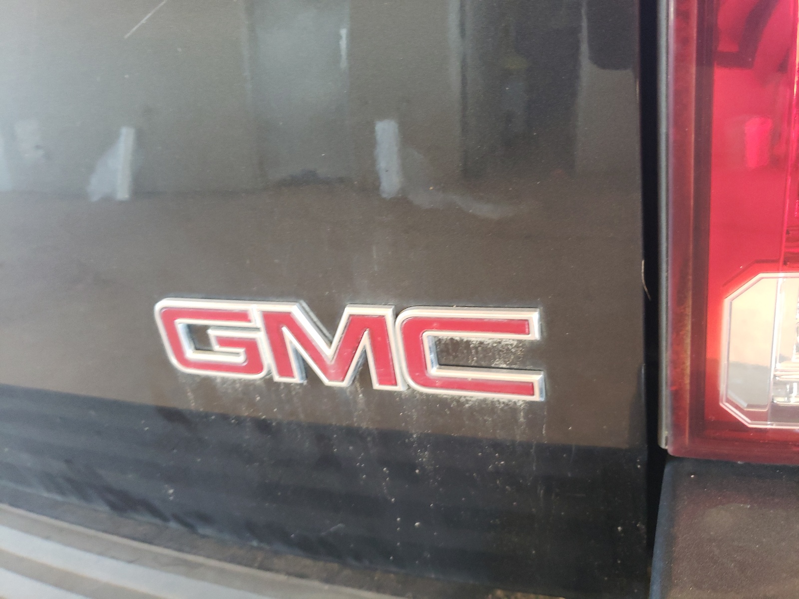 Фото 9 с аукциона – 2011 GMC YUKON DENA с VIN 1GKS1EEF3BR215214