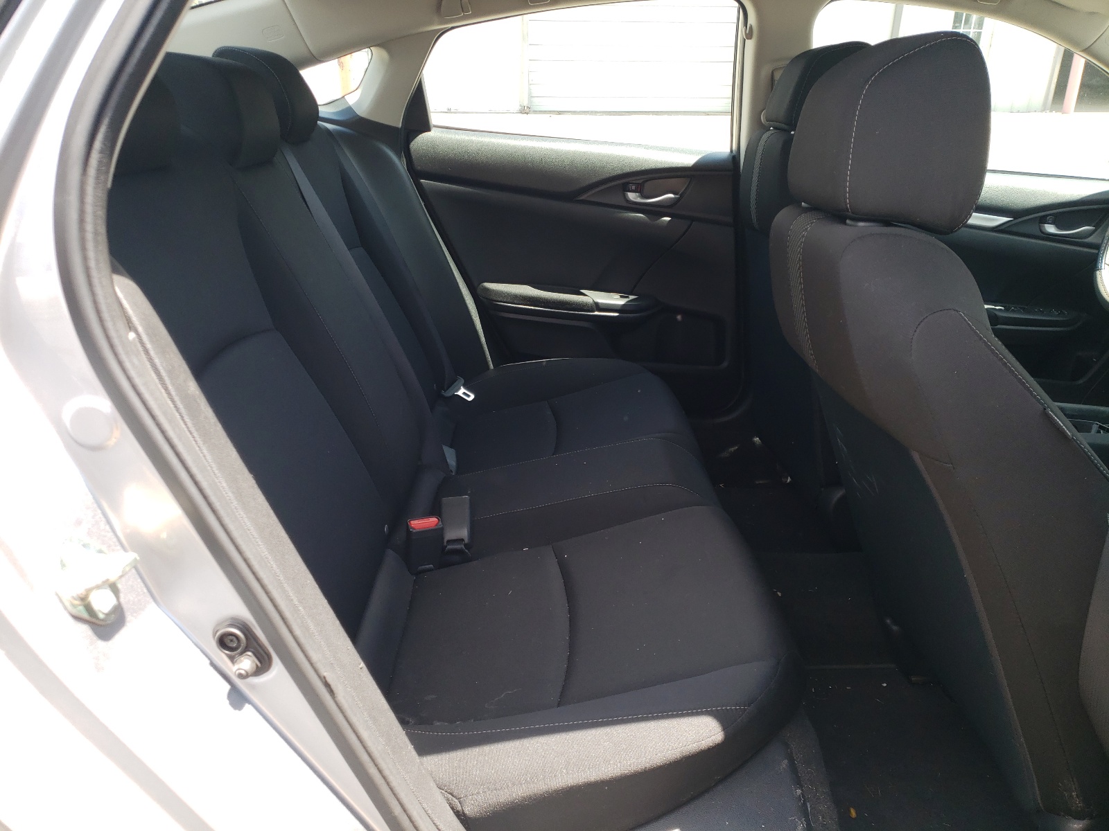 Photo 6 from auction – 2017 HONDA CIVIC LX with VIN 19XFC2F54HE011277